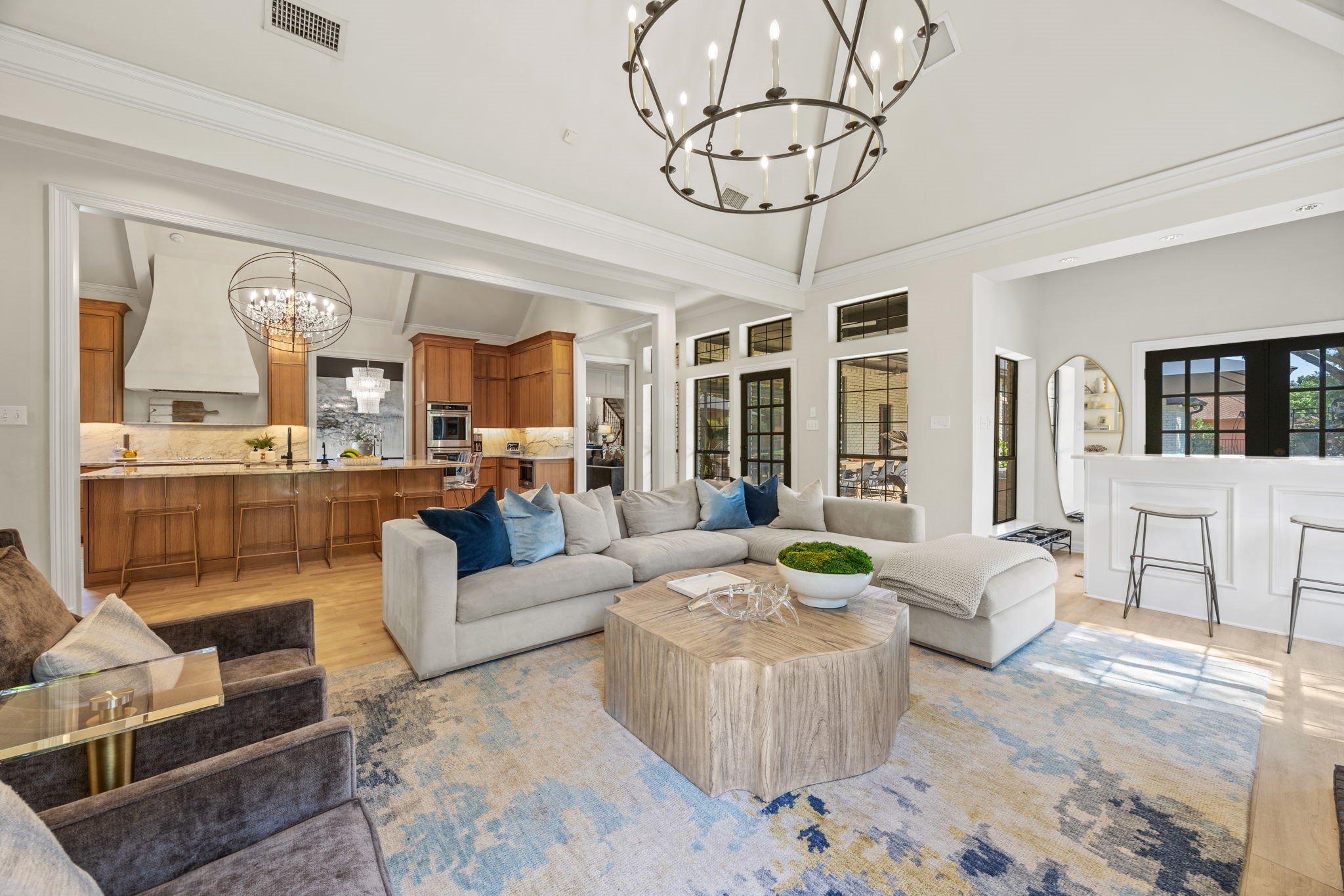 3 Meadowlake Drive