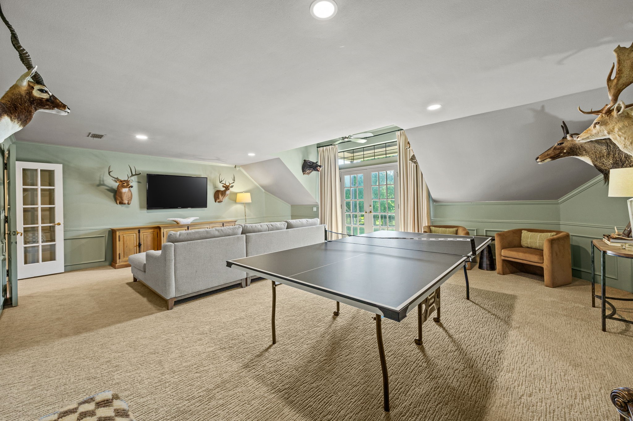 3 Meadowlake Drive