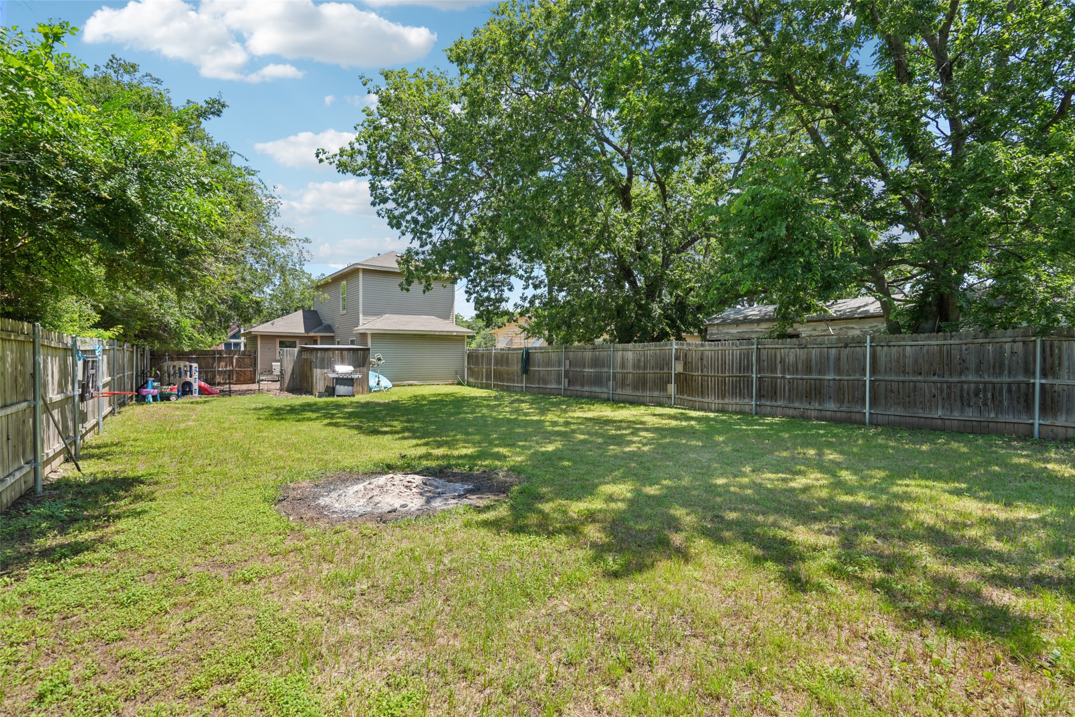 312 Robertson Street