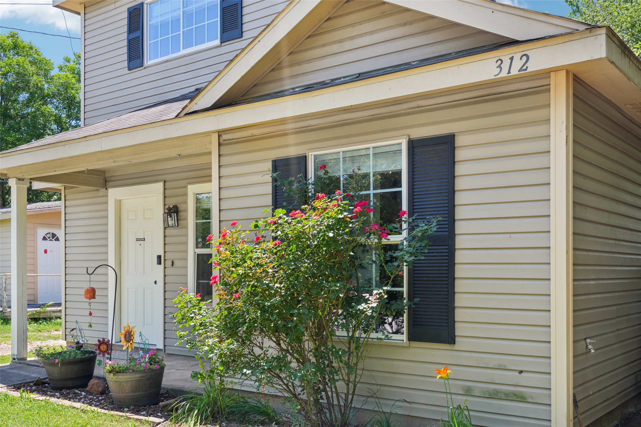 312 Robertson Street