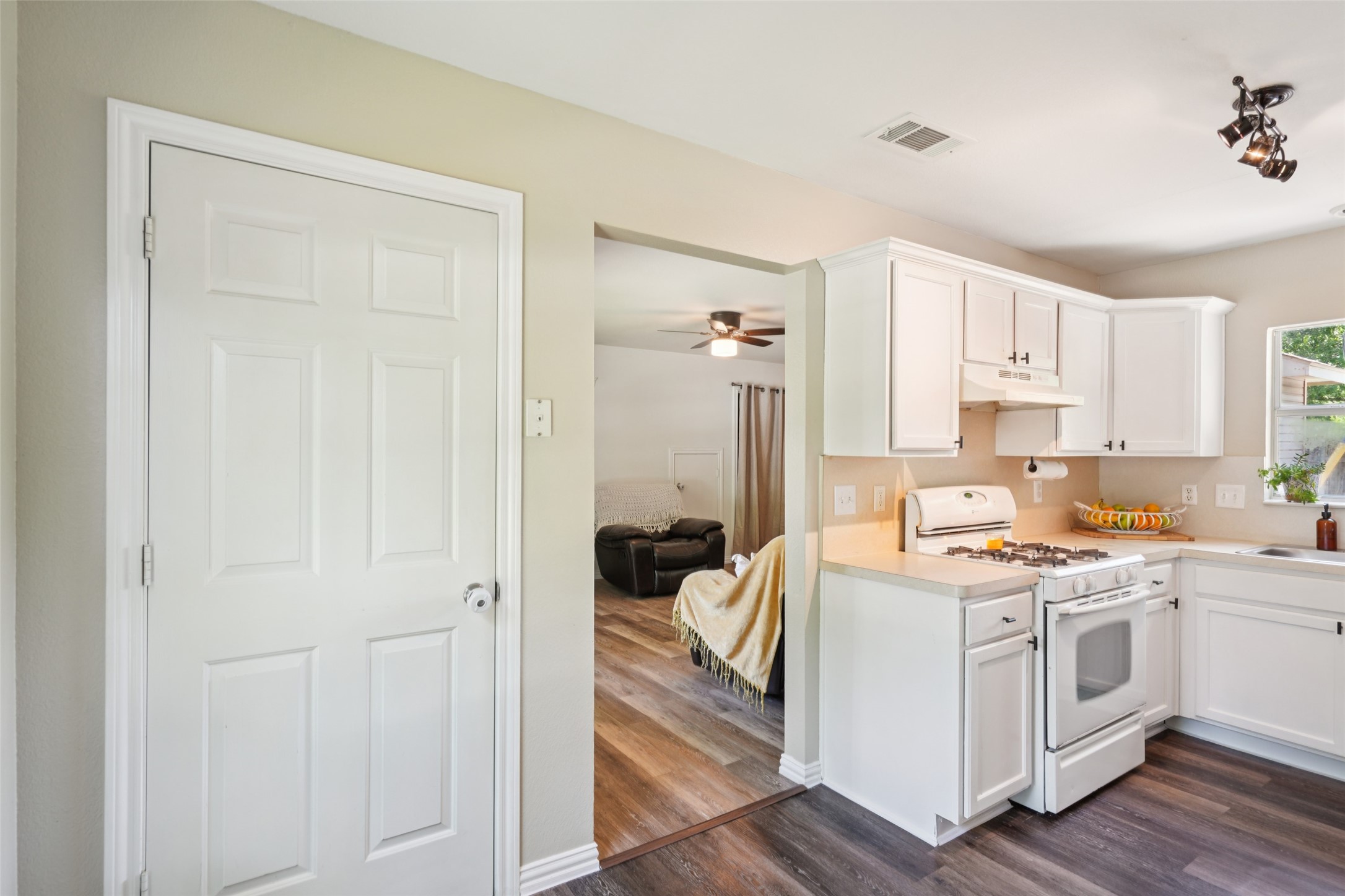 312 Robertson Street