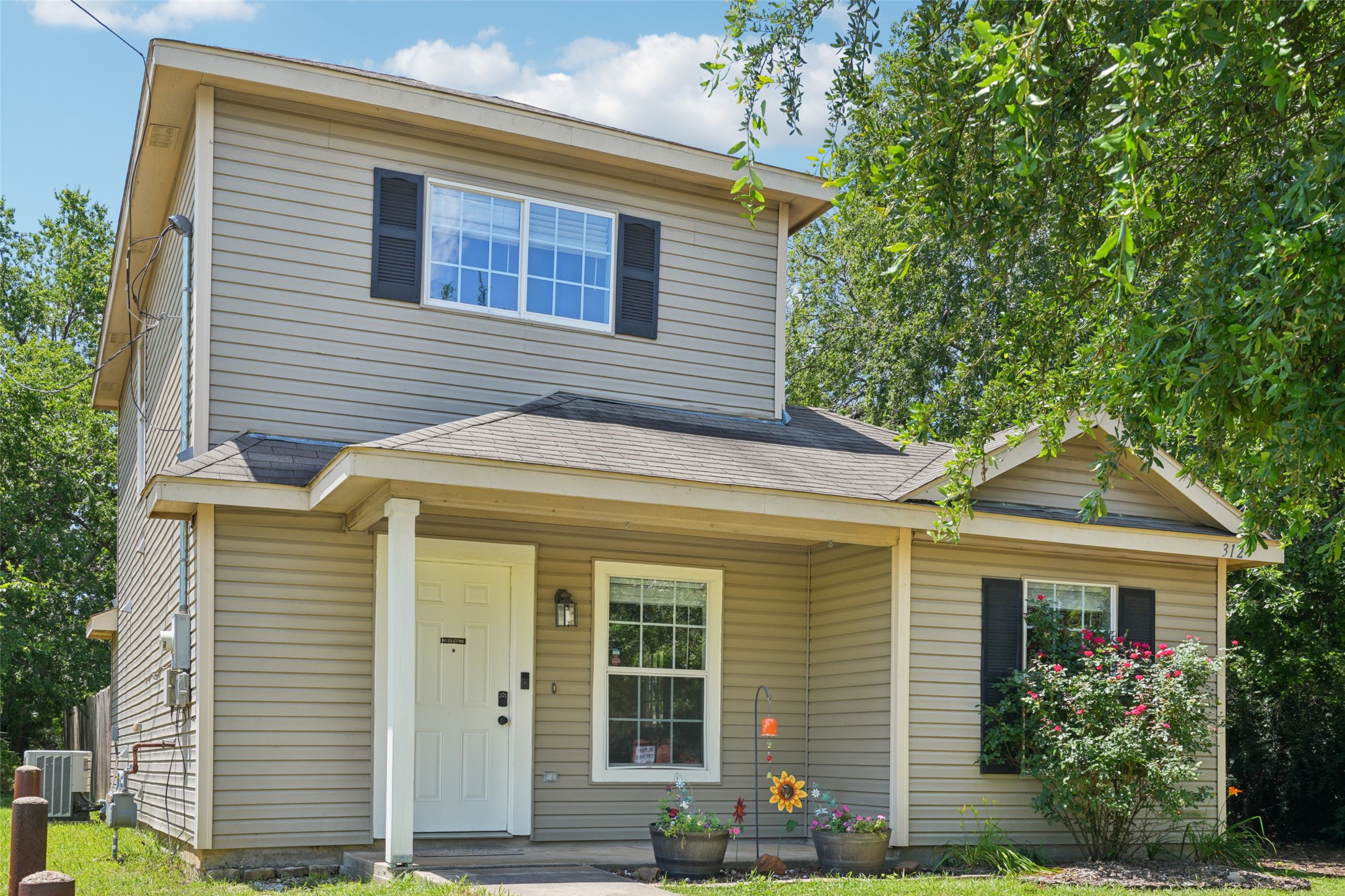 312 Robertson Street