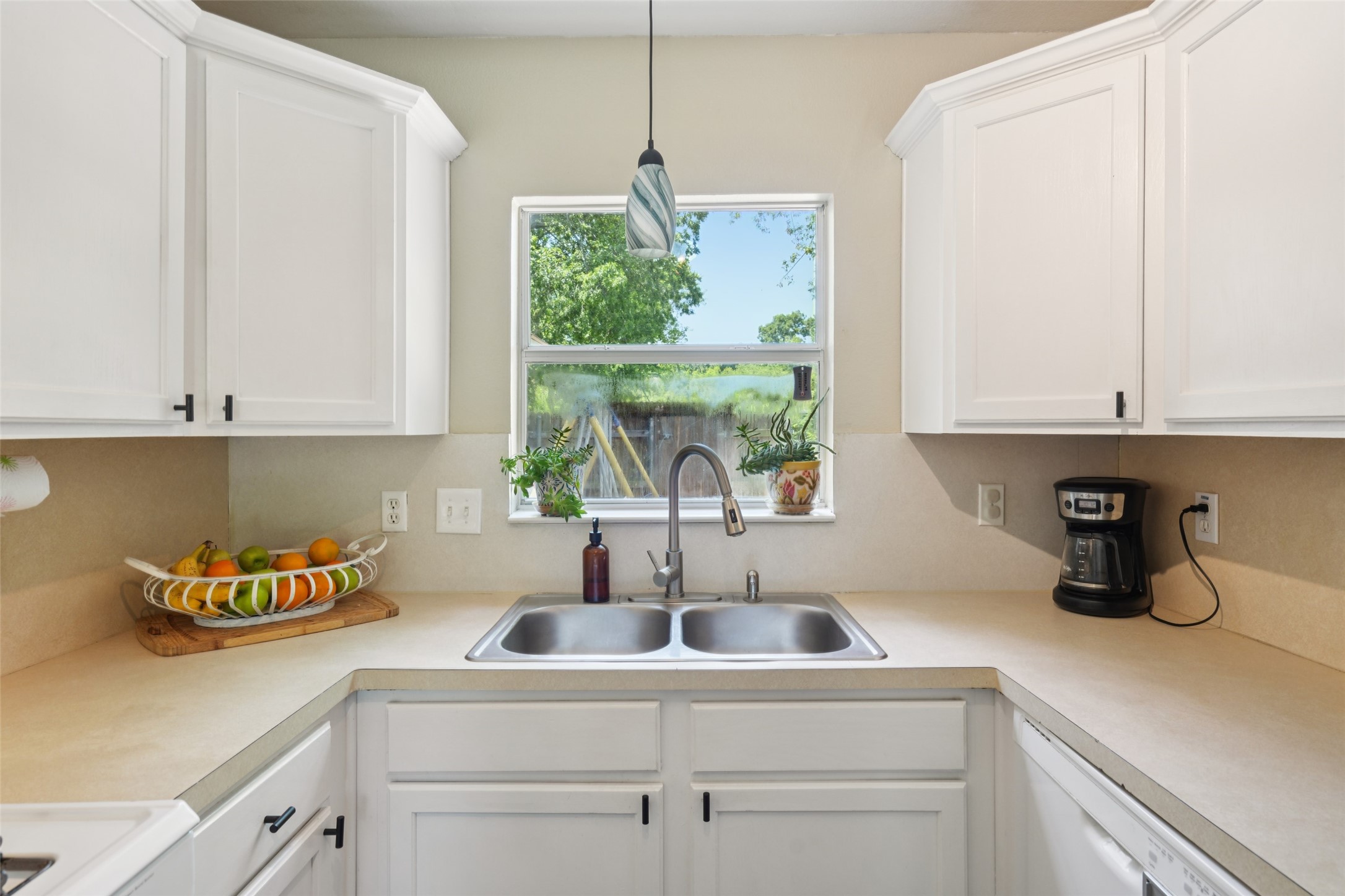 312 Robertson Street