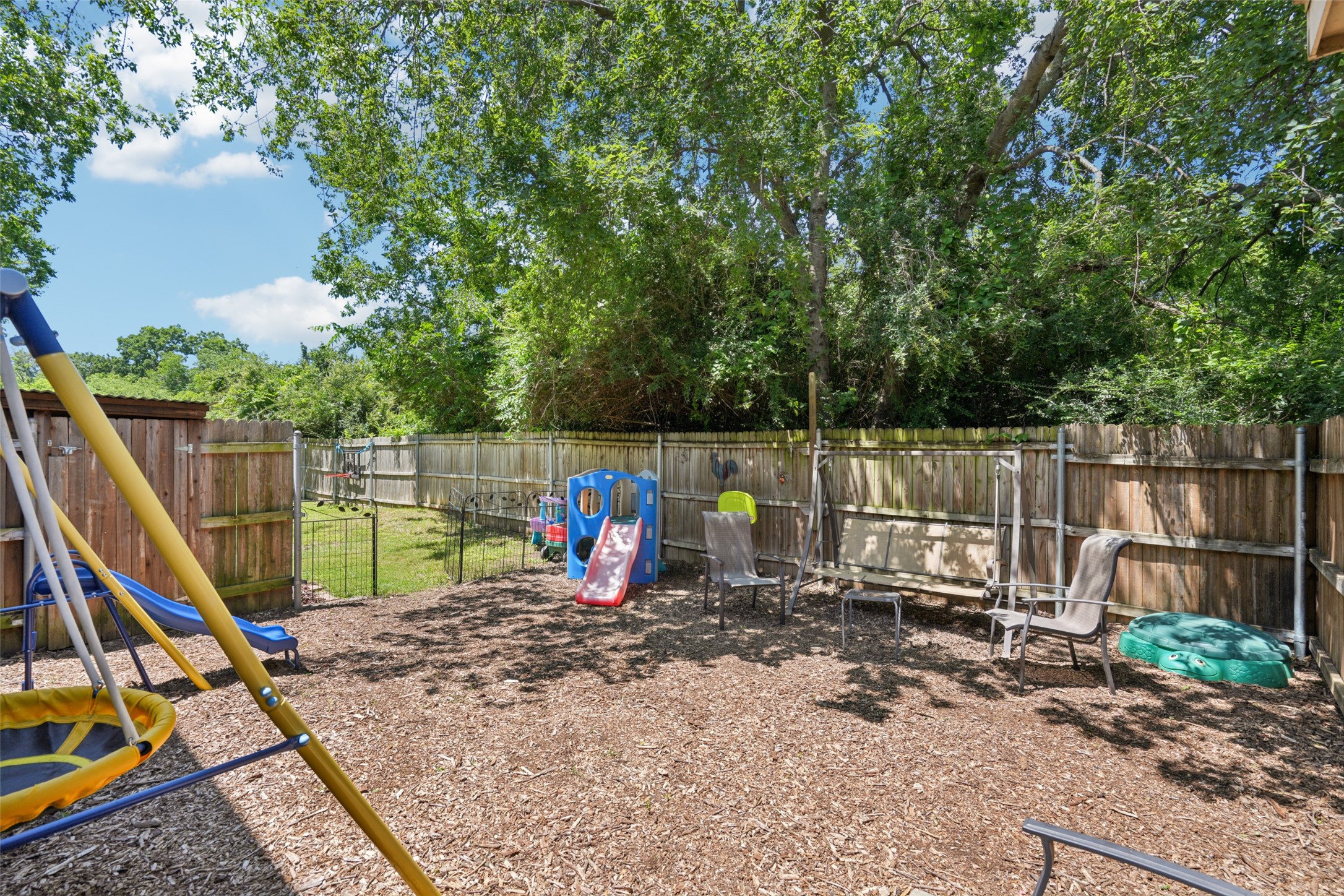 312 Robertson Street