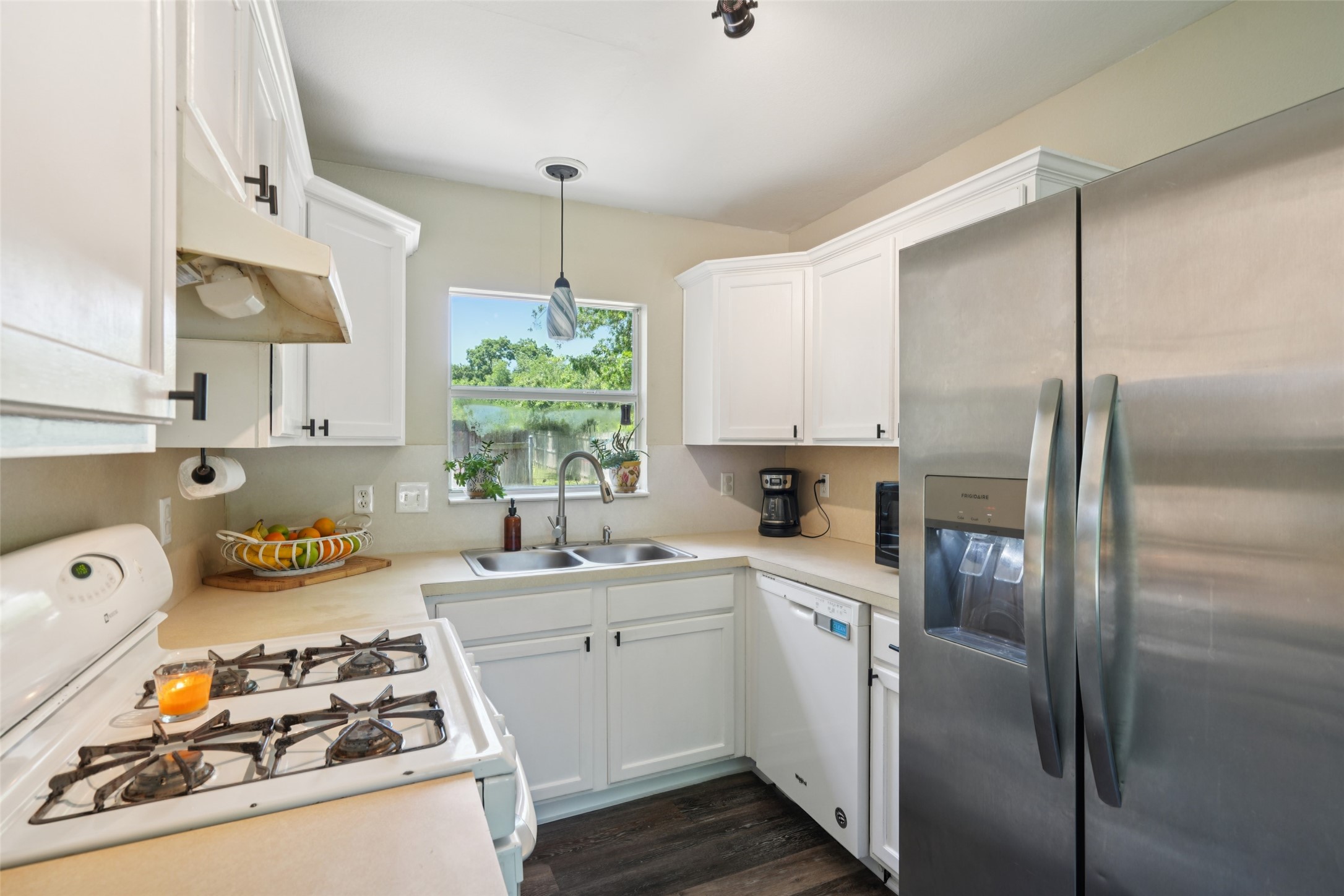 312 Robertson Street