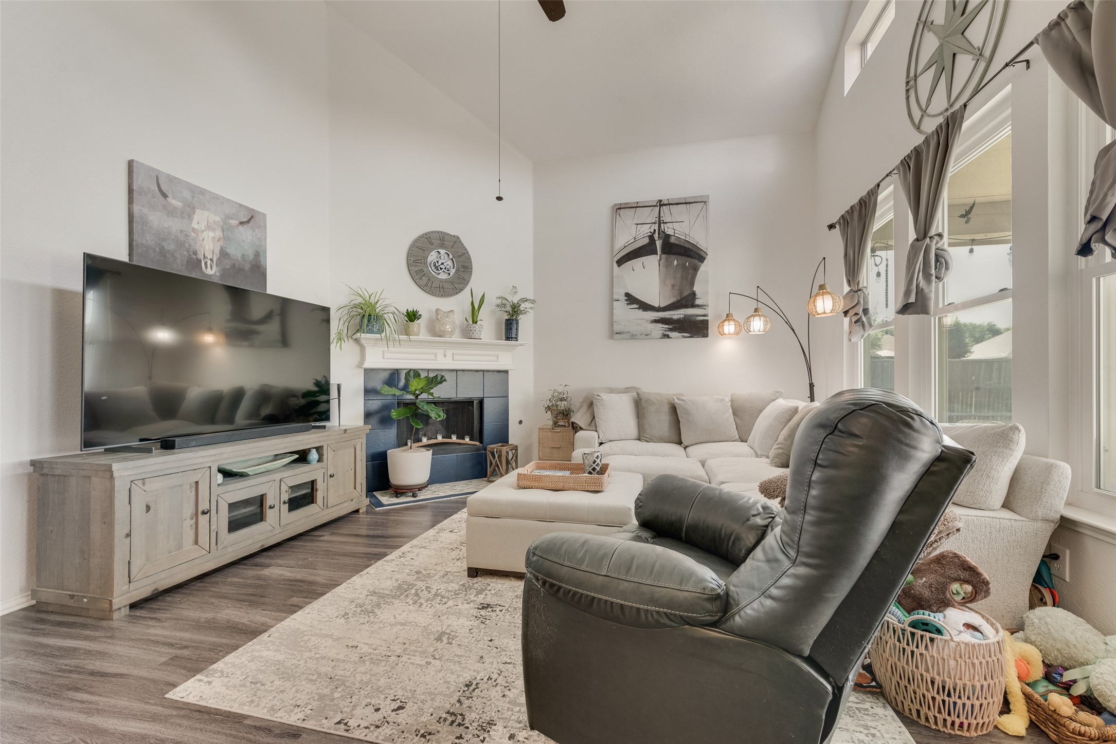 3616 Smoketree Drive