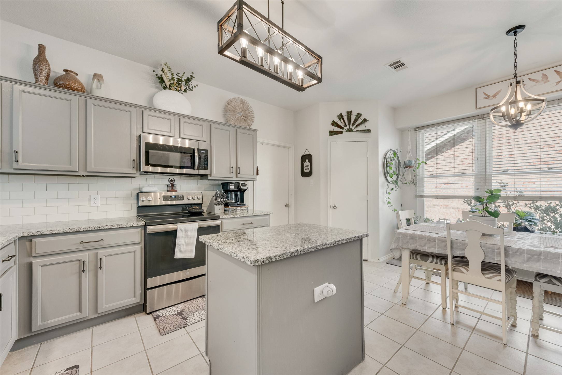 3616 Smoketree Drive