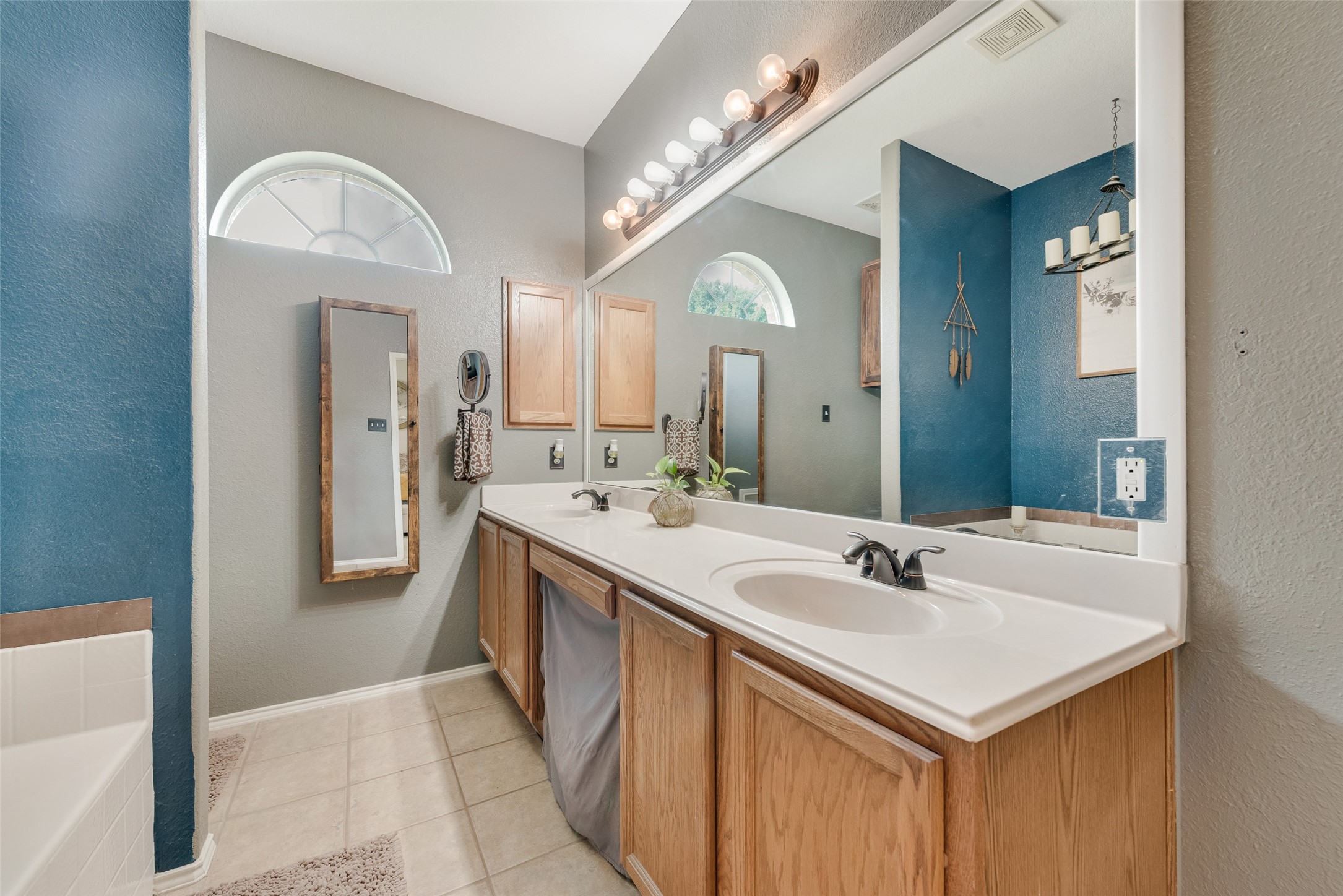 3616 Smoketree Drive