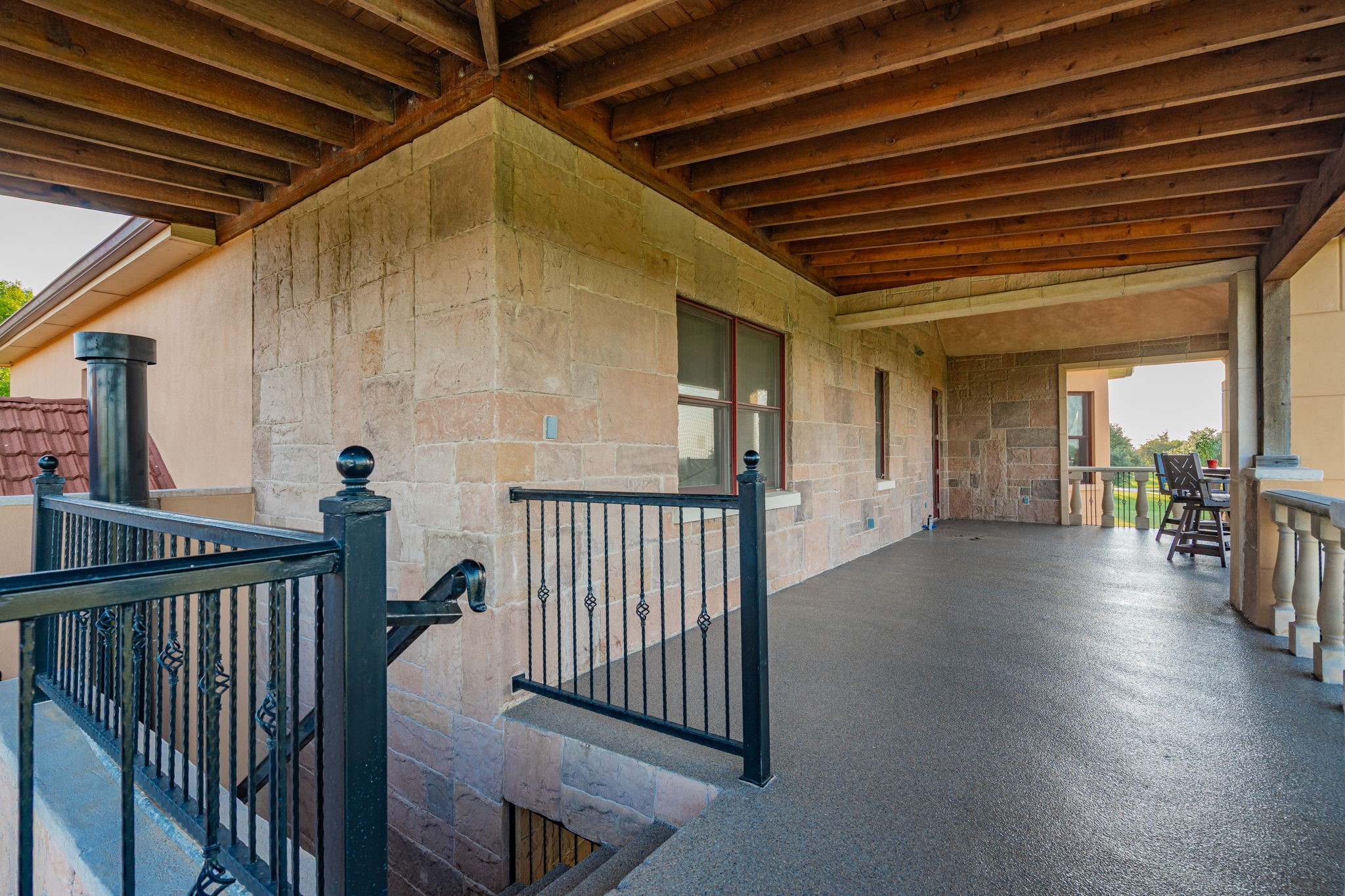 323 Kings Court