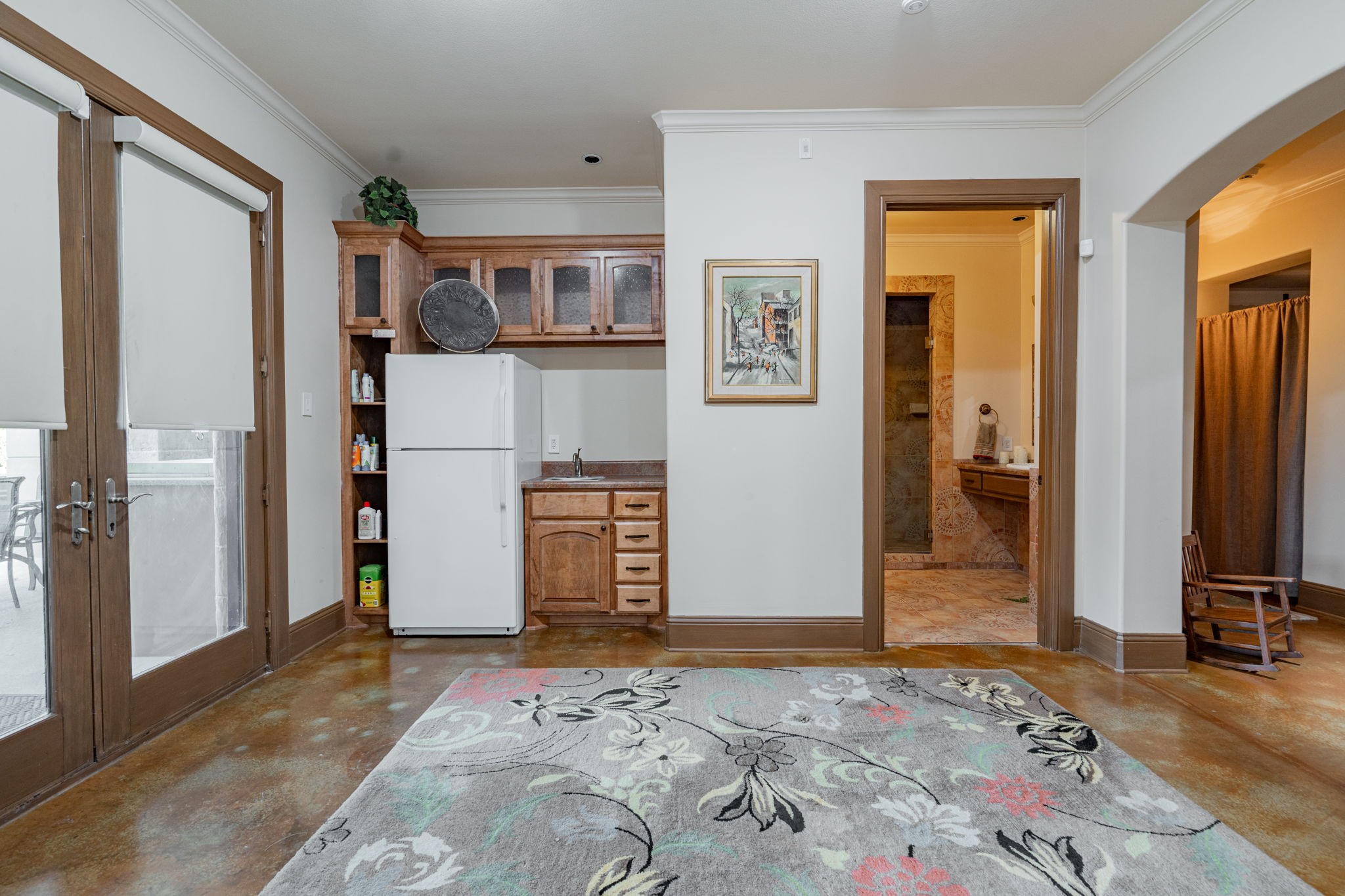 323 Kings Court