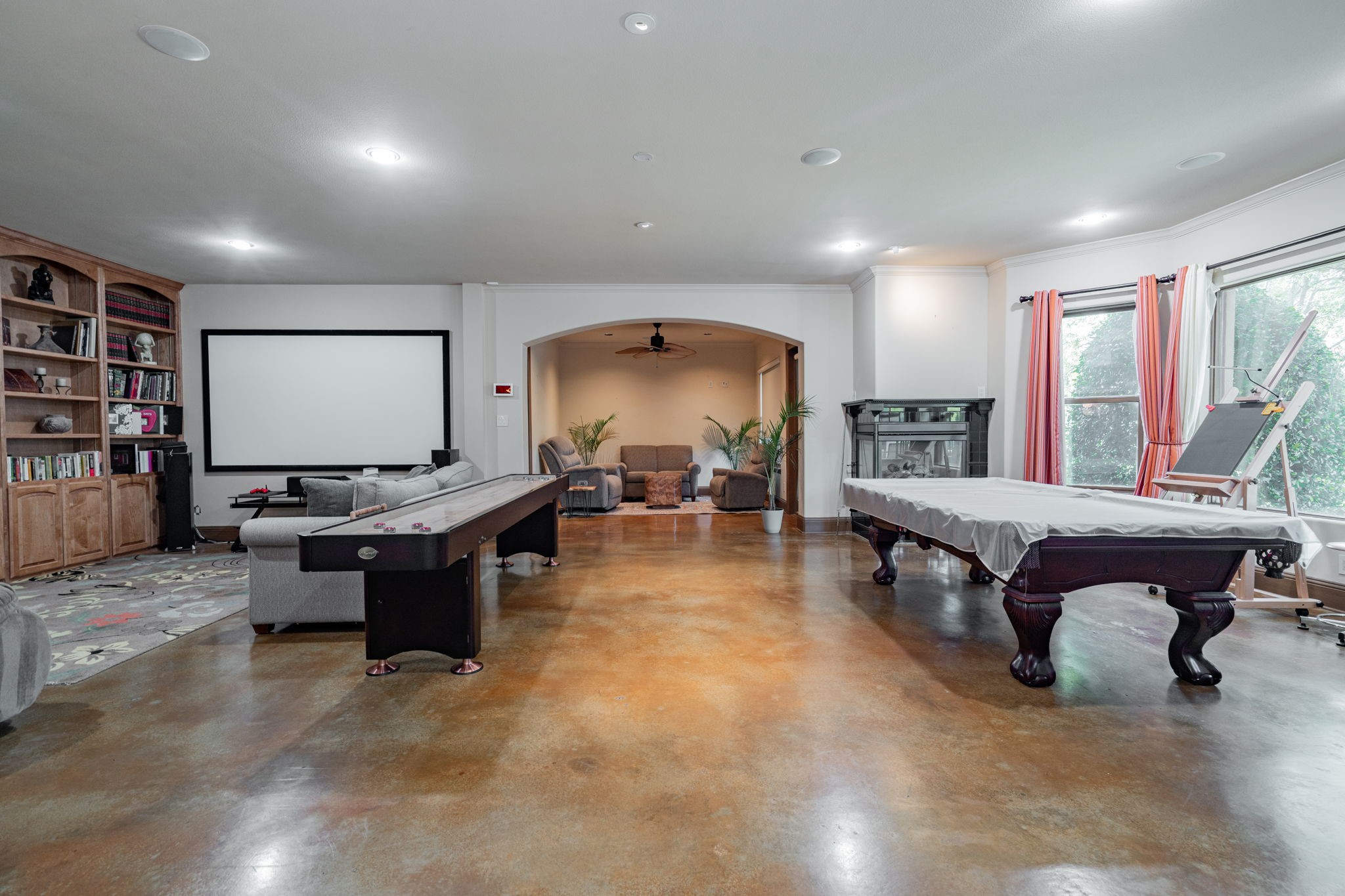 323 Kings Court