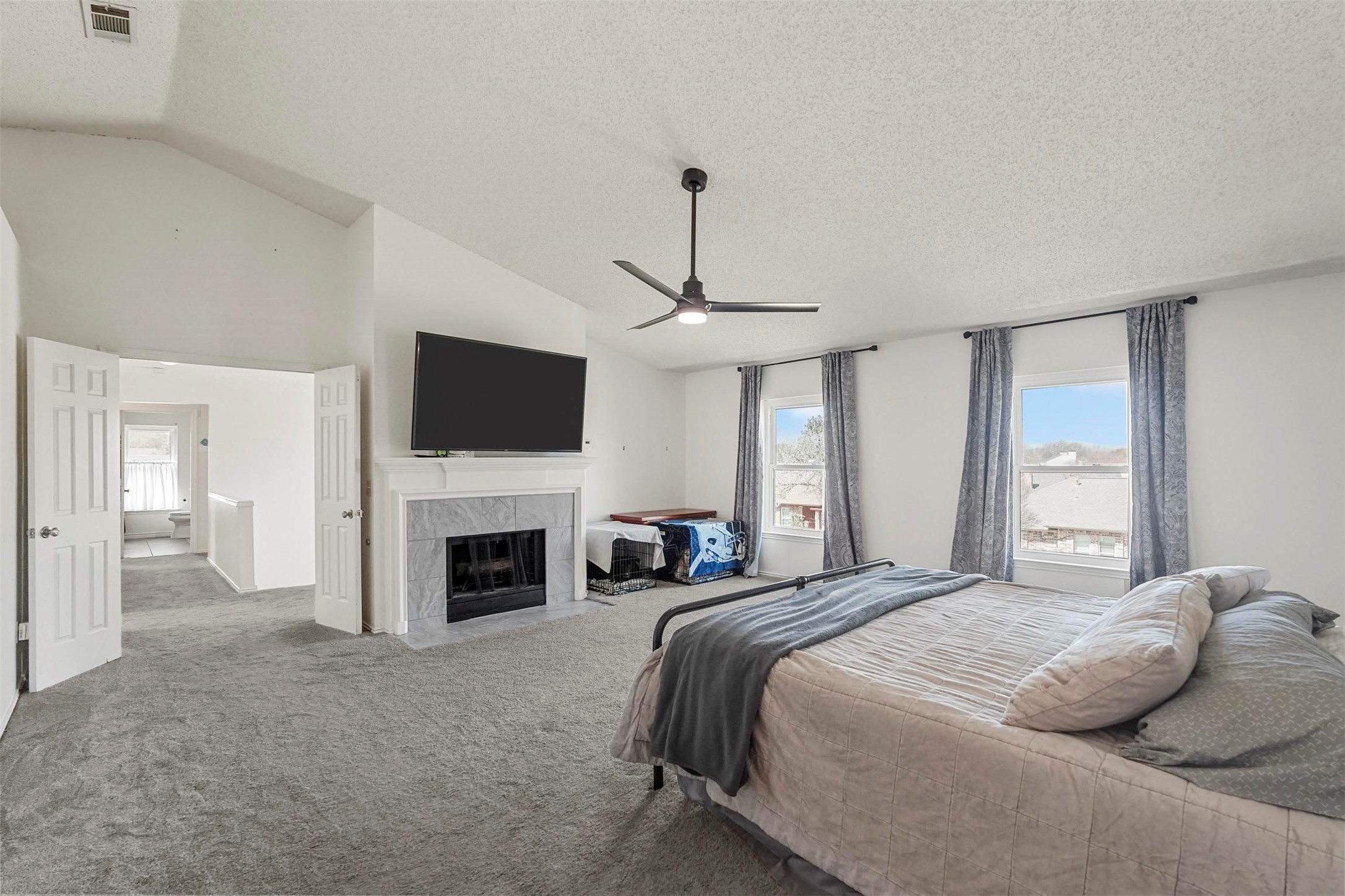 1512 La Paz Drive