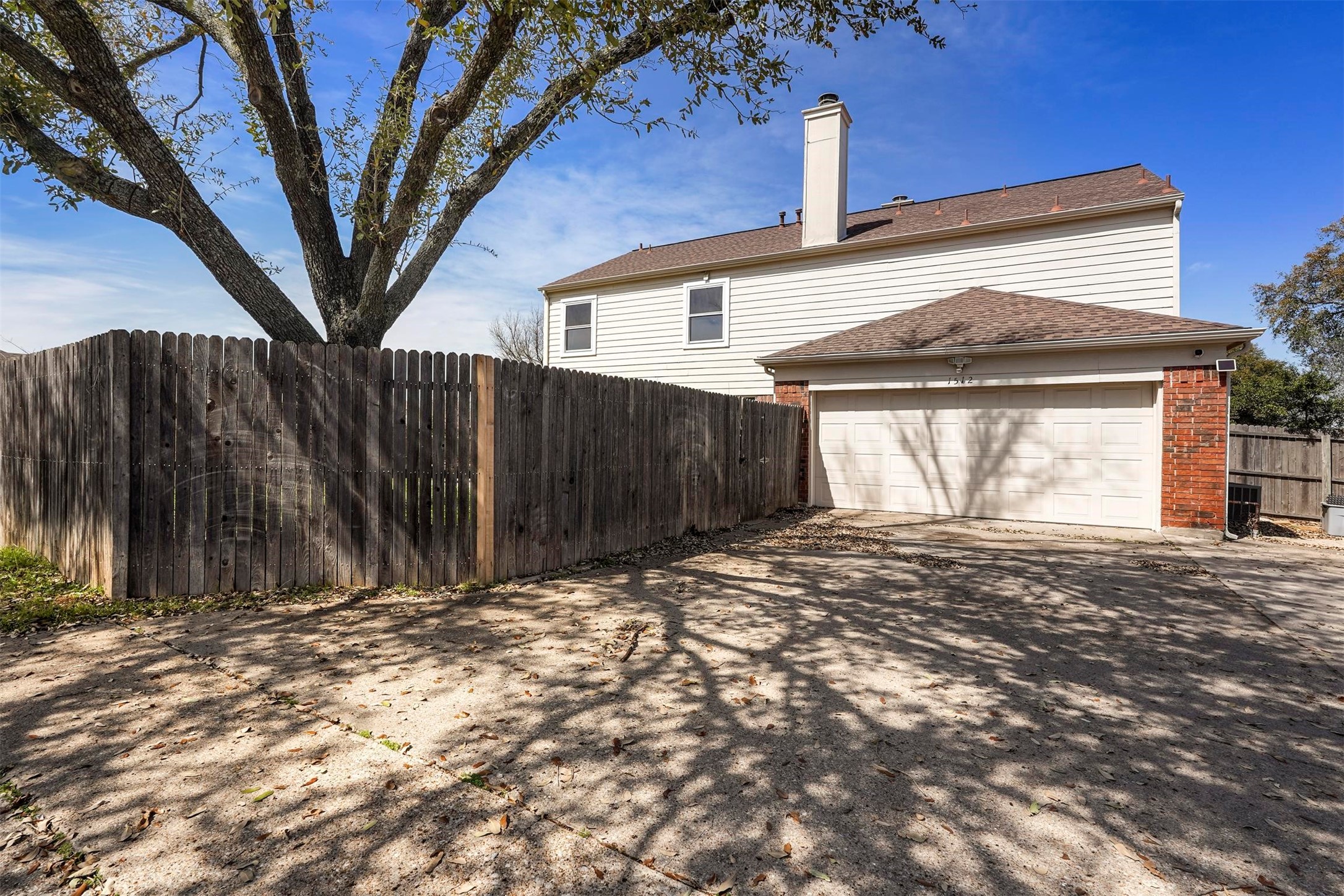1512 La Paz Drive
