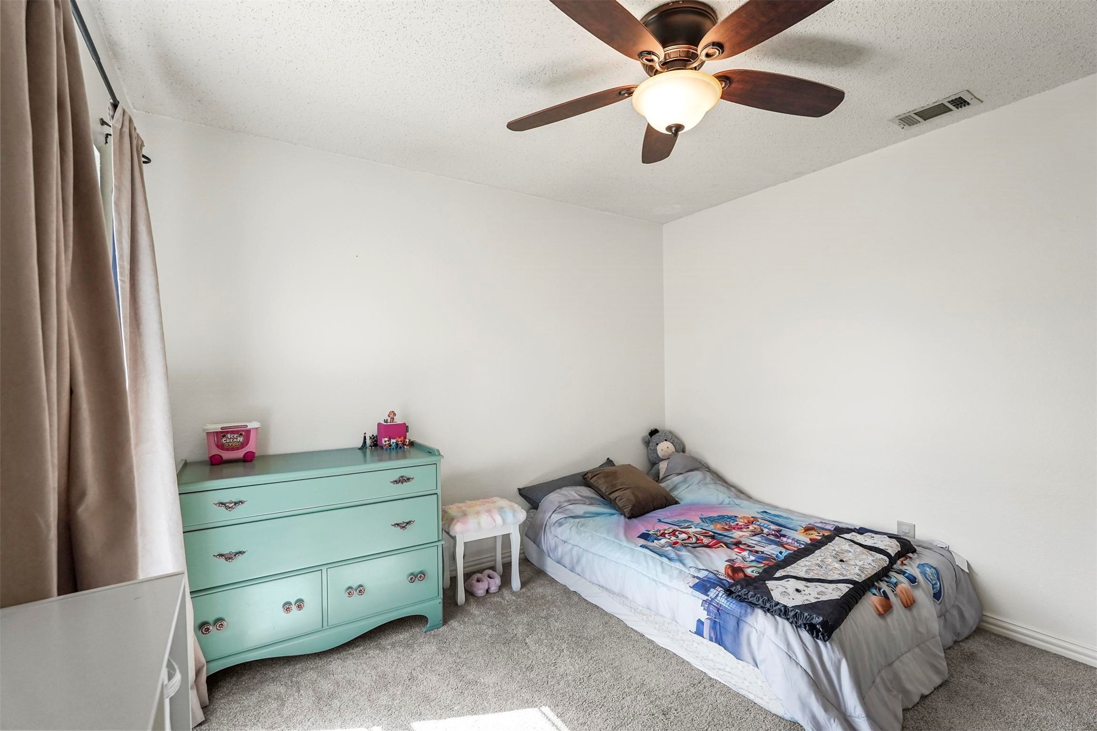 1512 La Paz Drive