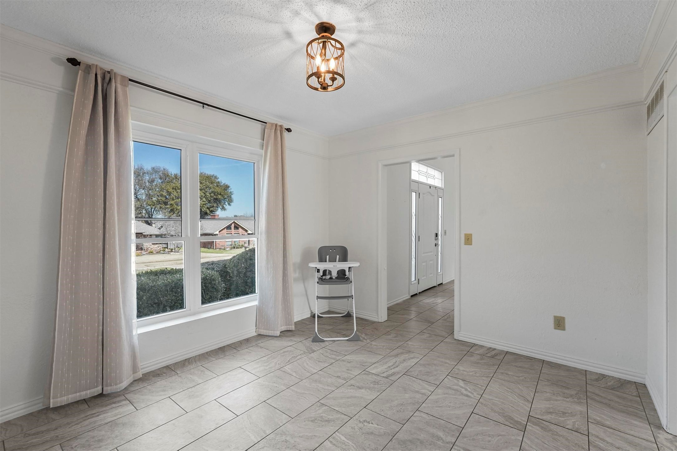 1512 La Paz Drive
