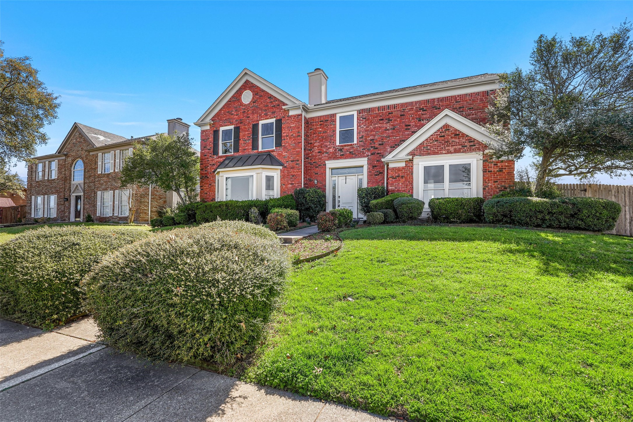 1512 La Paz Drive