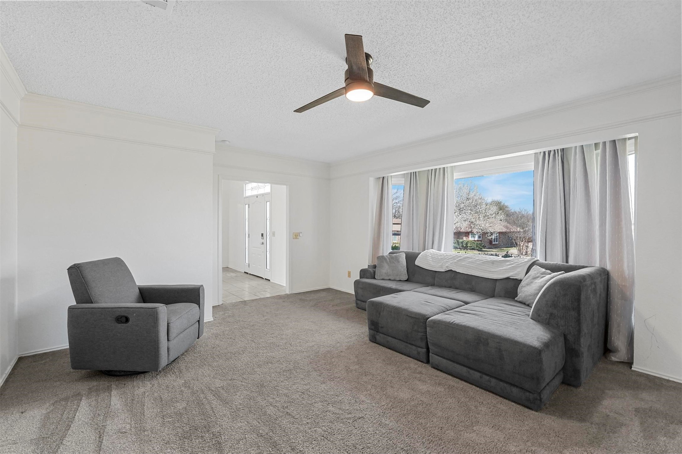 1512 La Paz Drive