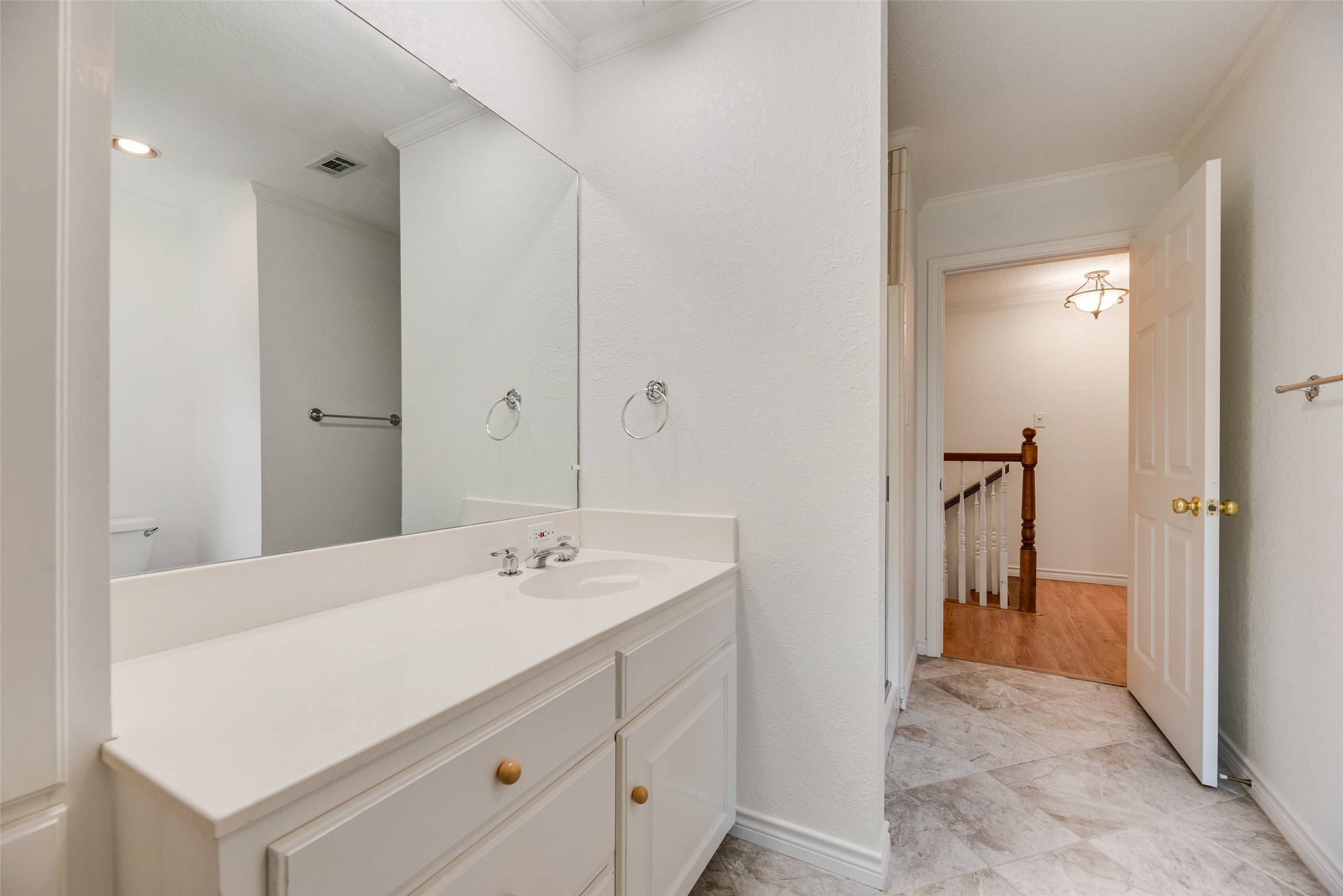 9712 County Road 2432