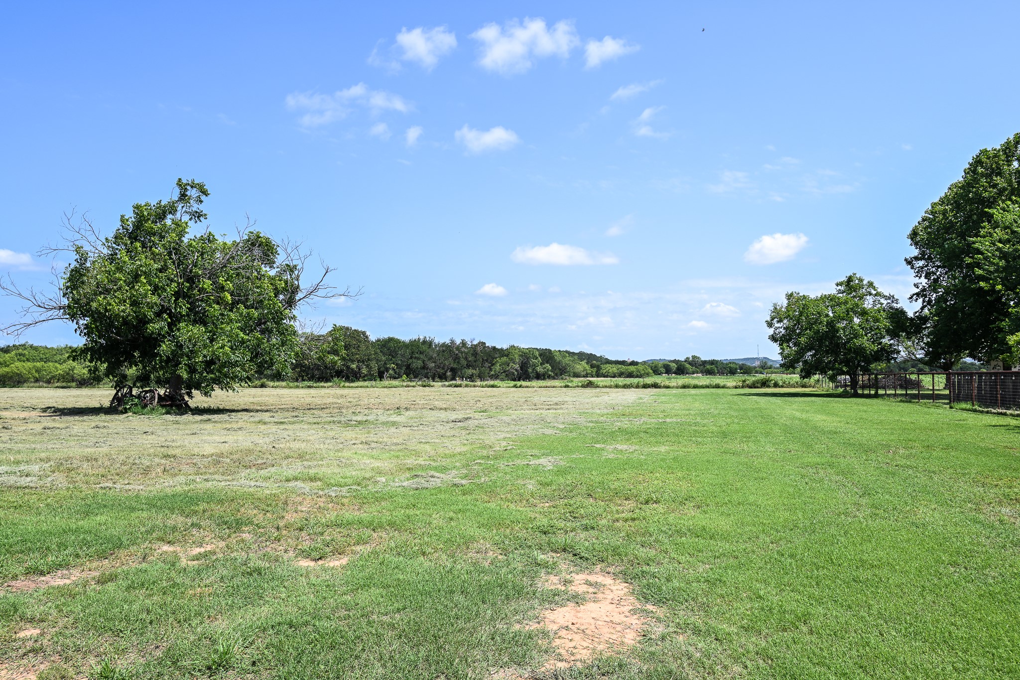 3240 S HWY 281