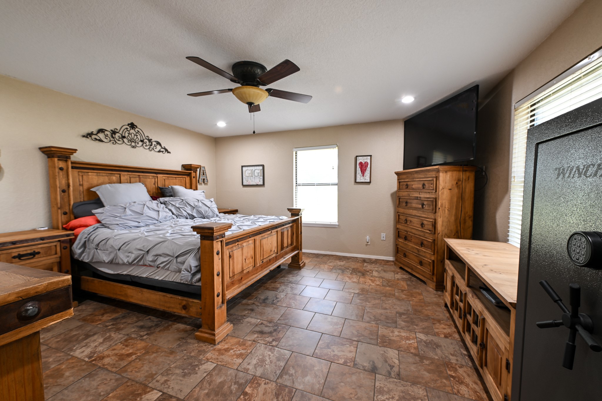 3240 S HWY 281