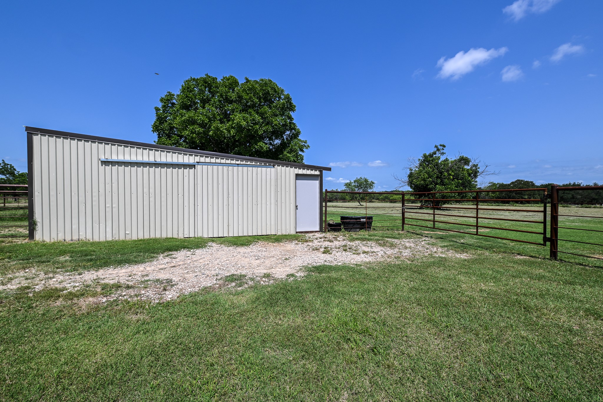 3240 S HWY 281