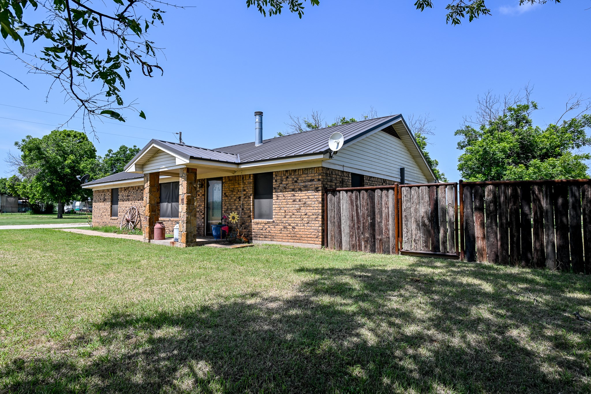 3240 S HWY 281