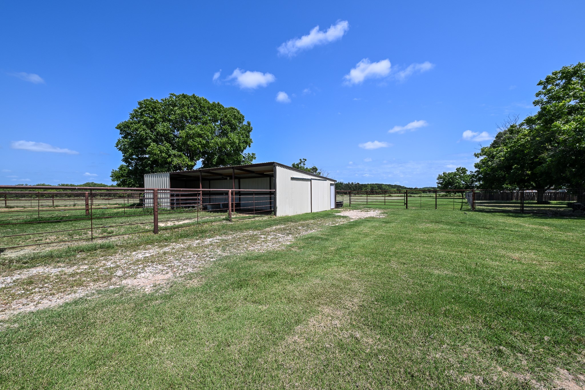 3240 S HWY 281