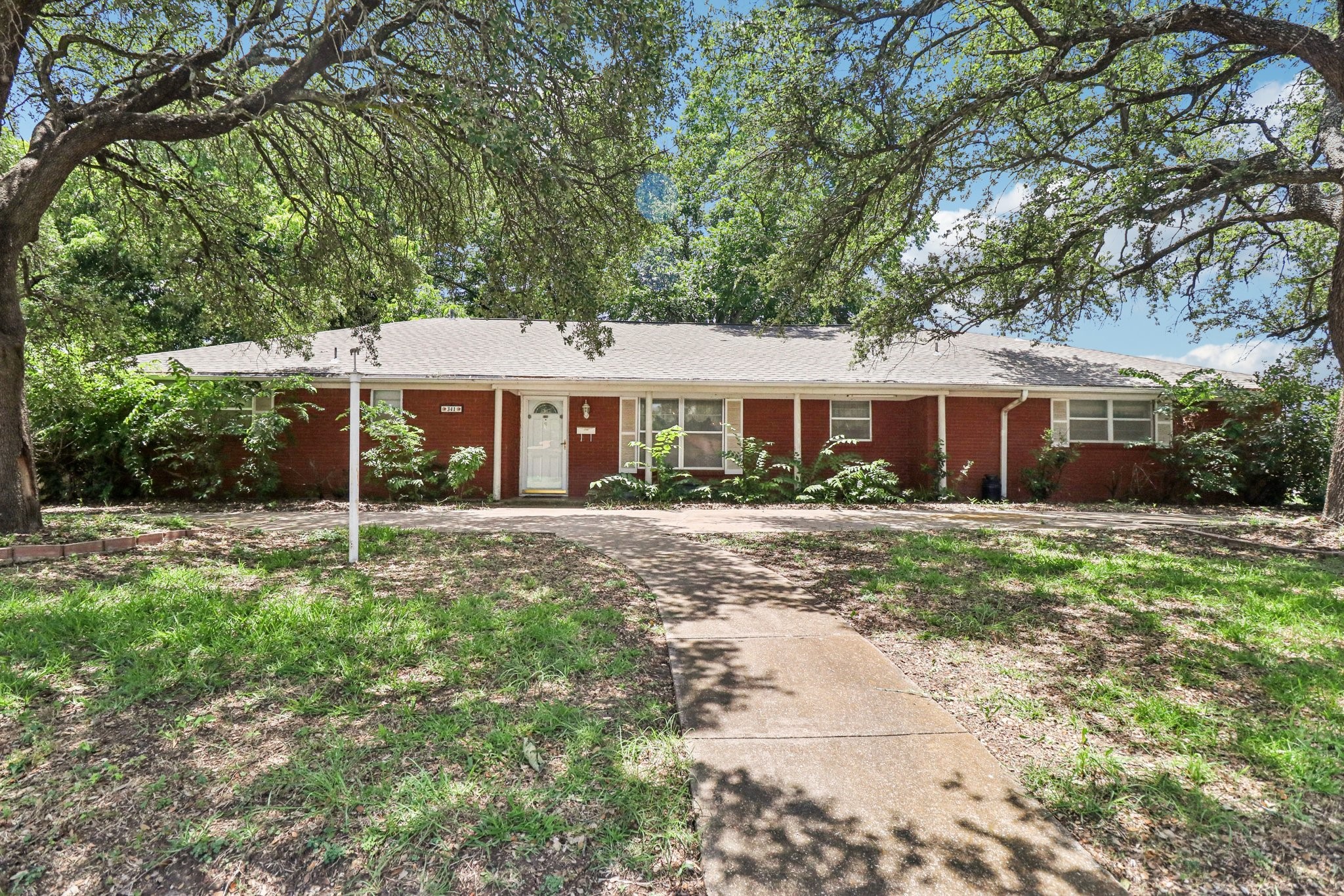 341 SW Dian Street