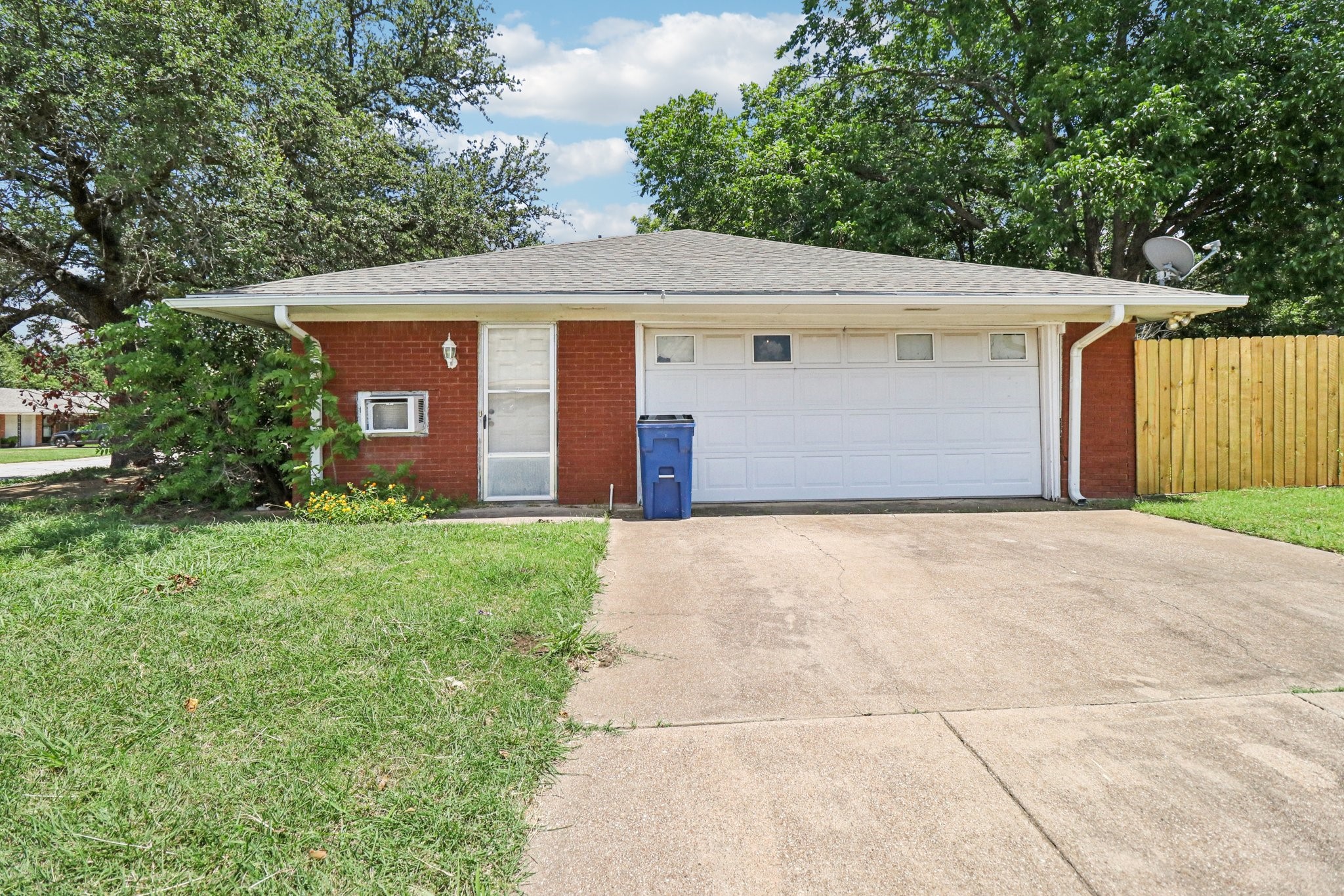 341 SW Dian Street