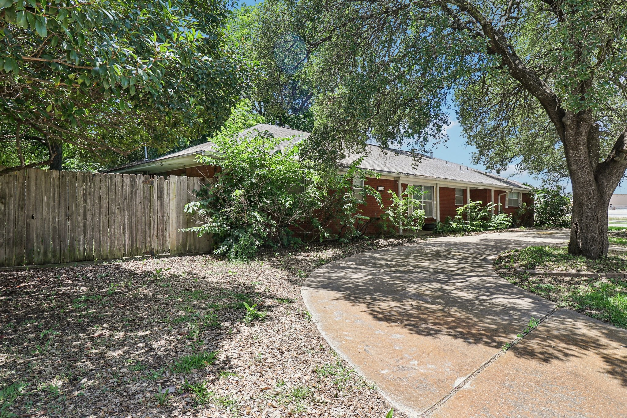341 SW Dian Street
