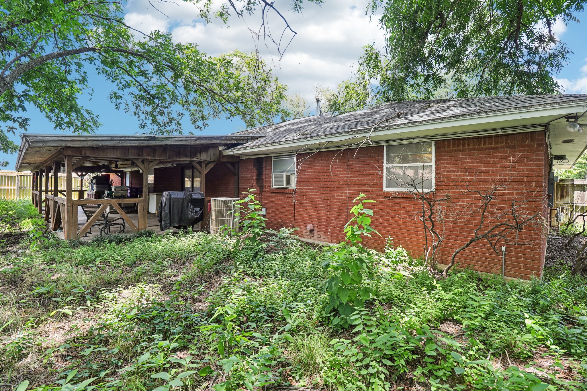 341 SW Dian Street