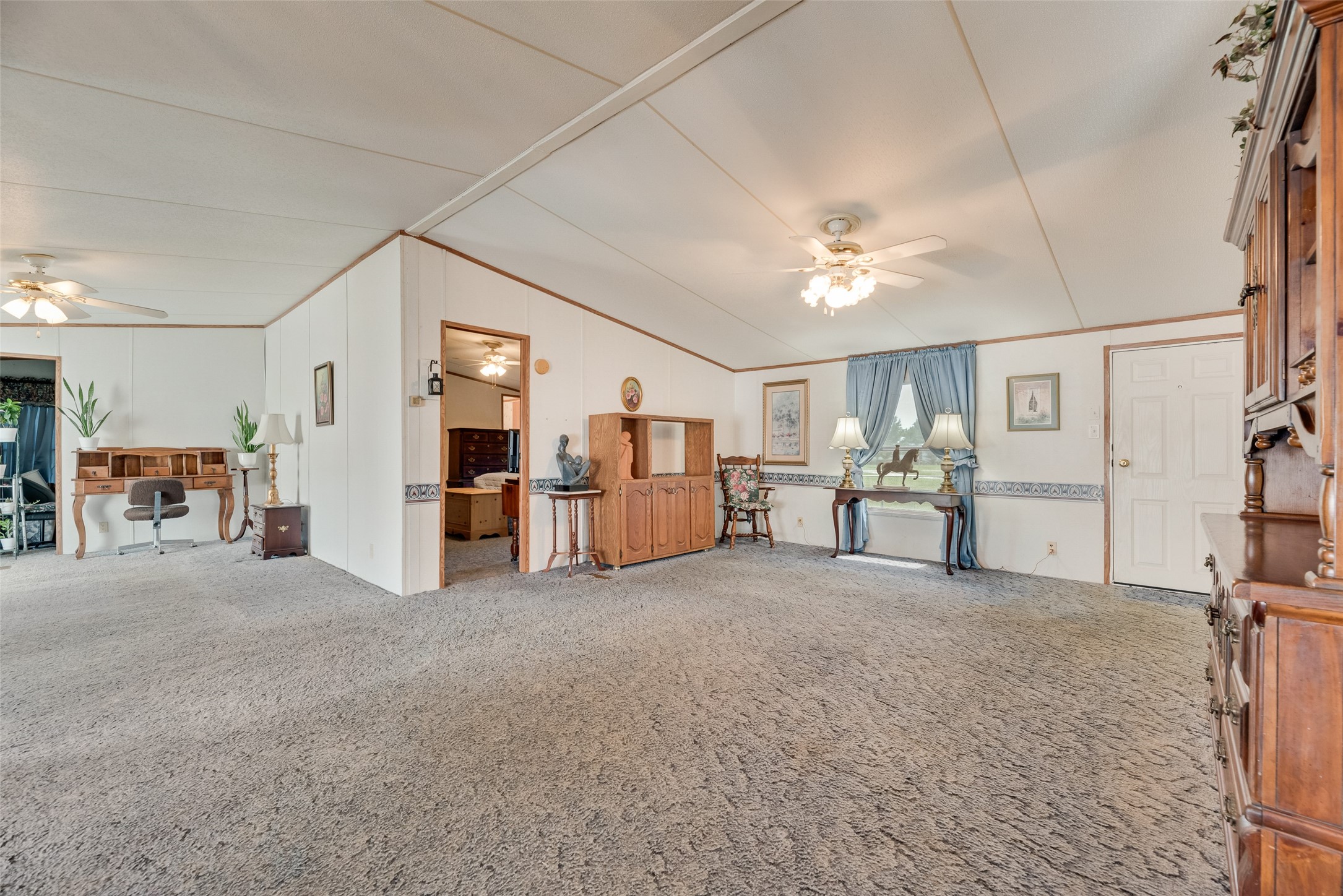 5694 Hillcrest Drive