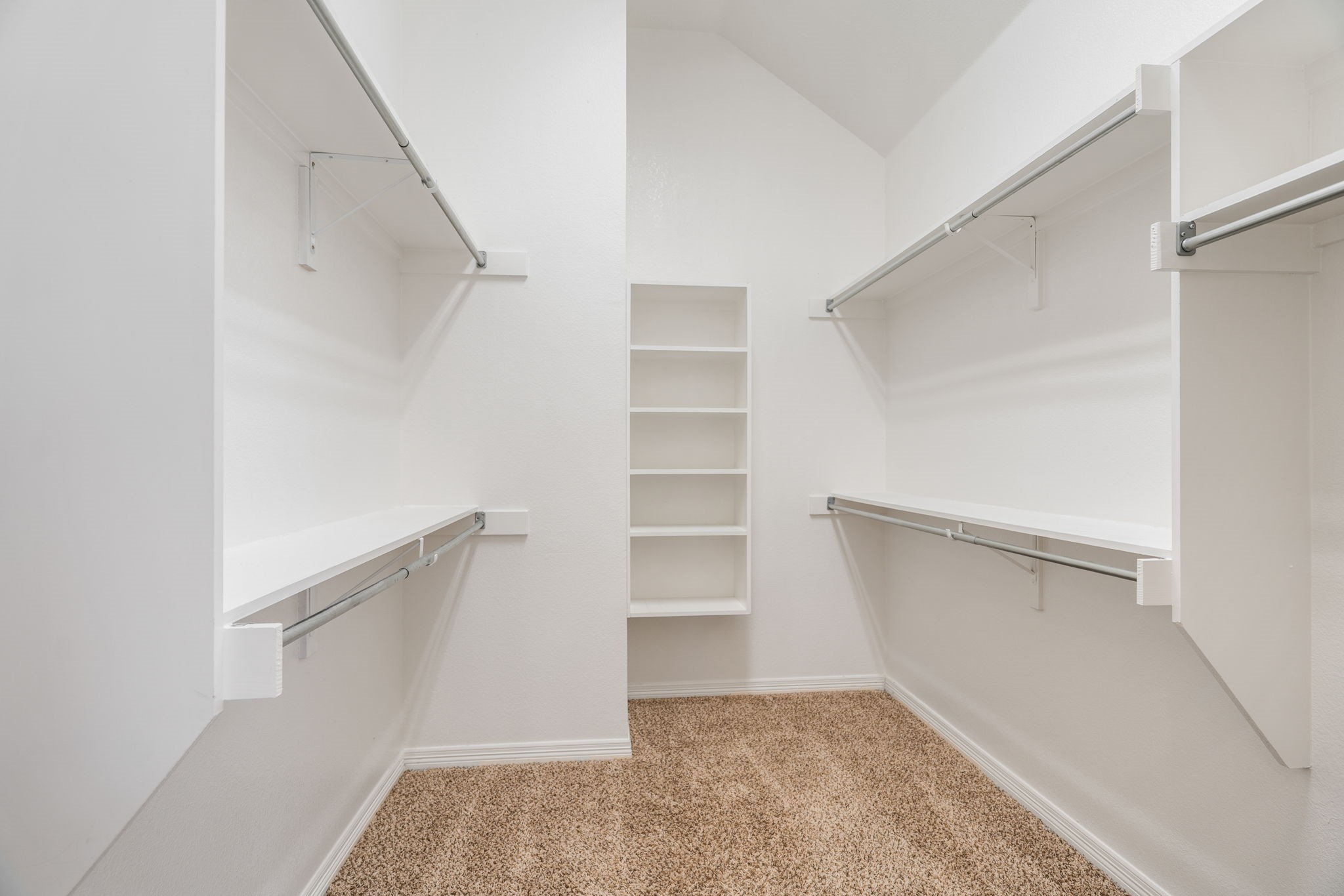 7832 Alderwood Place
