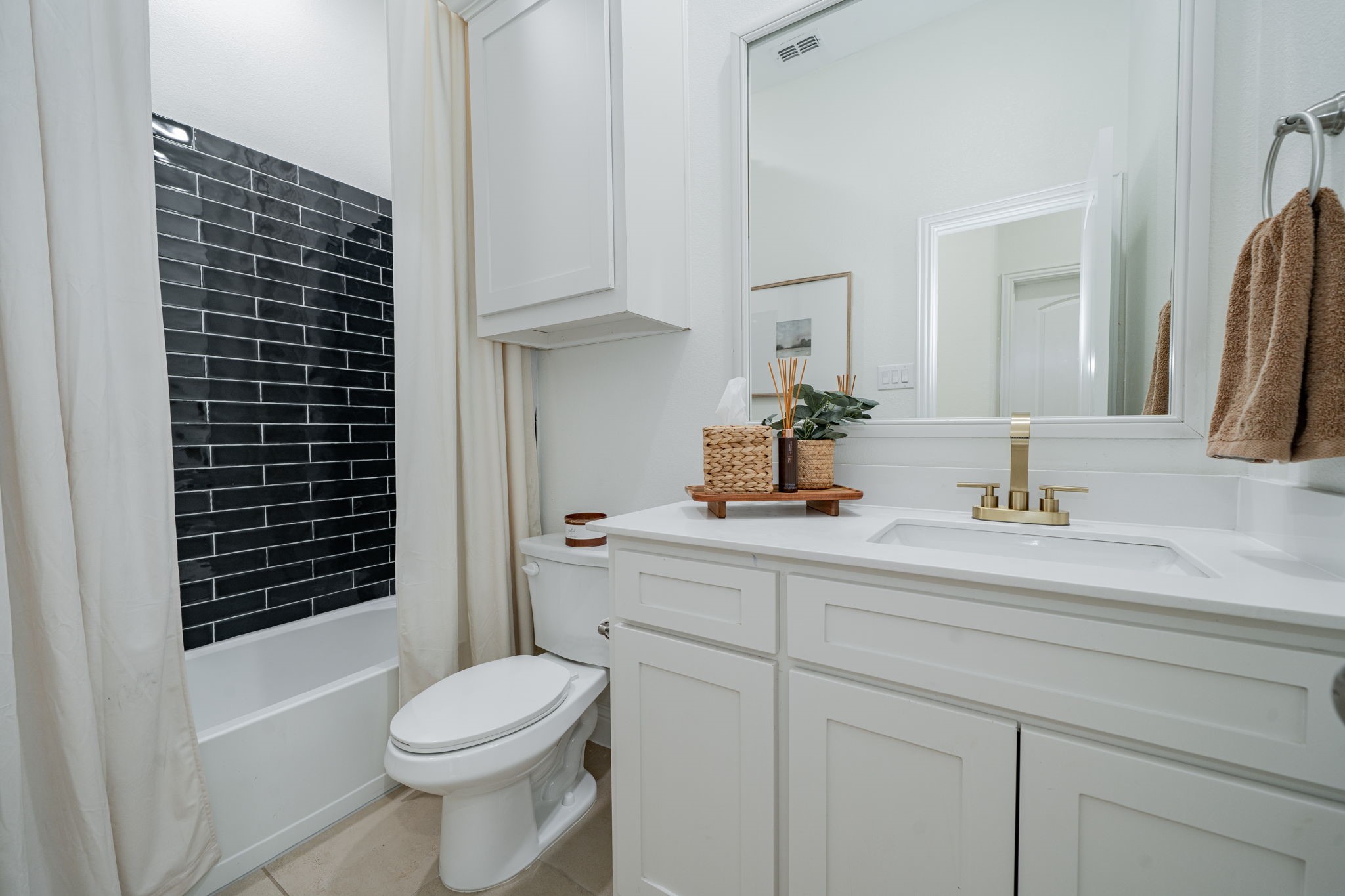 323 Ledstone Court
