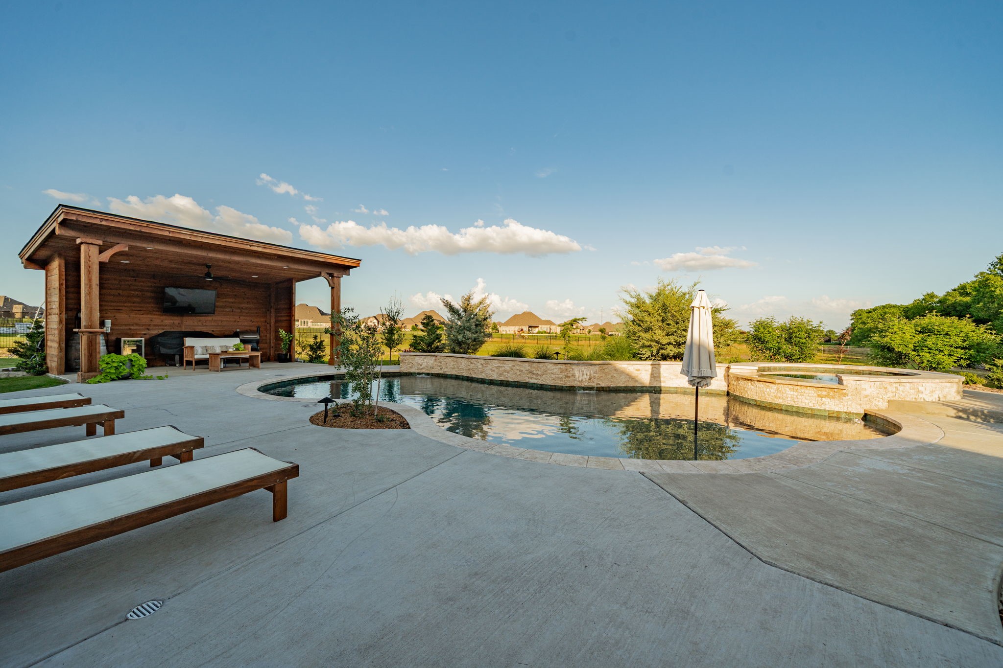 323 Ledstone Court