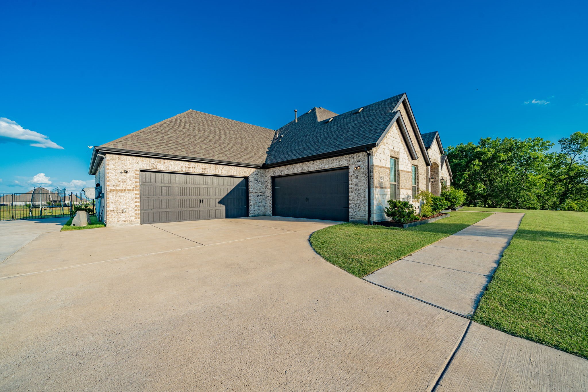 323 Ledstone Court