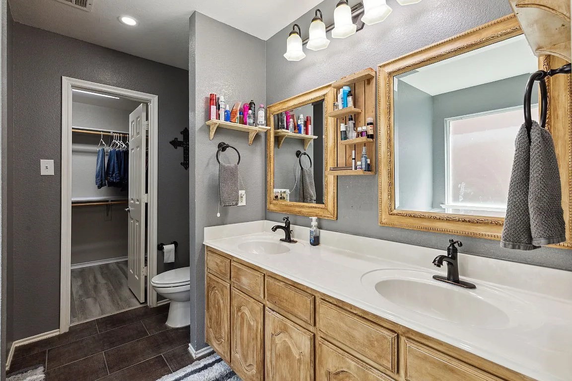 2222 Woodberry Drive