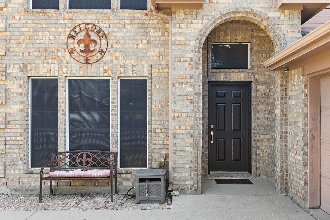 2222 Woodberry Drive