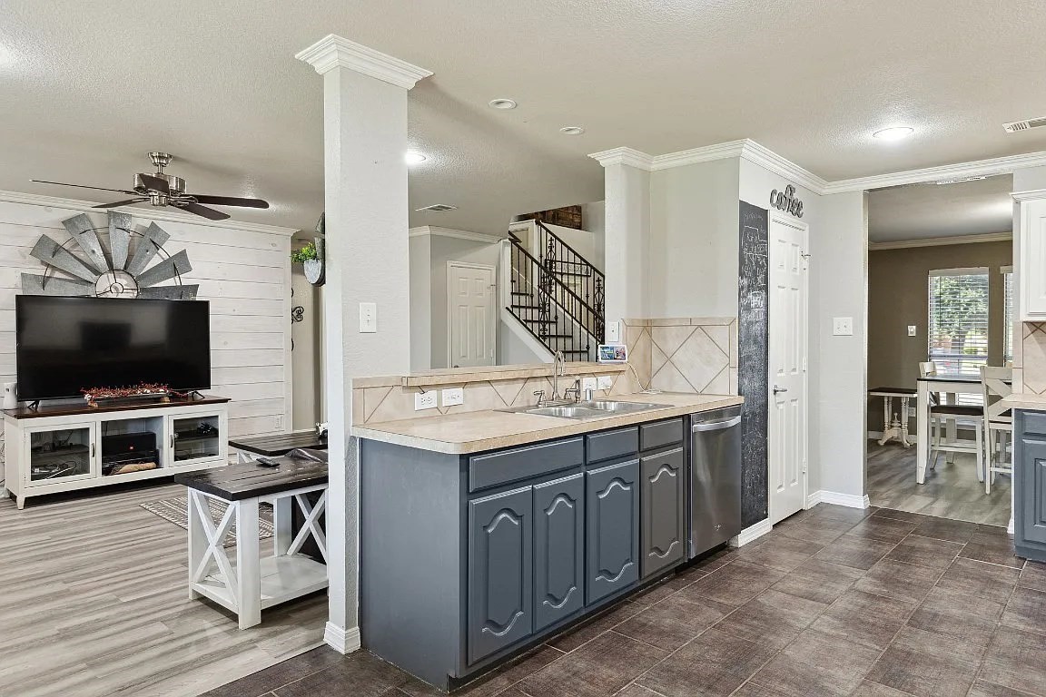 2222 Woodberry Drive