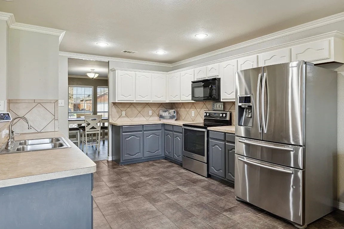 2222 Woodberry Drive