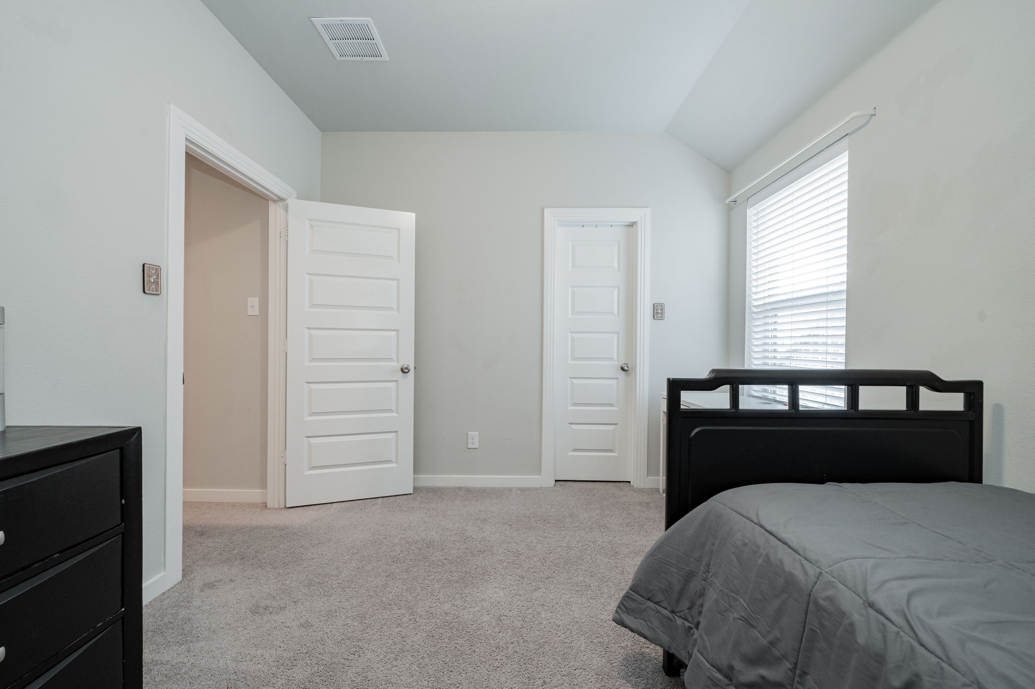 2142 Mossbrook Drive