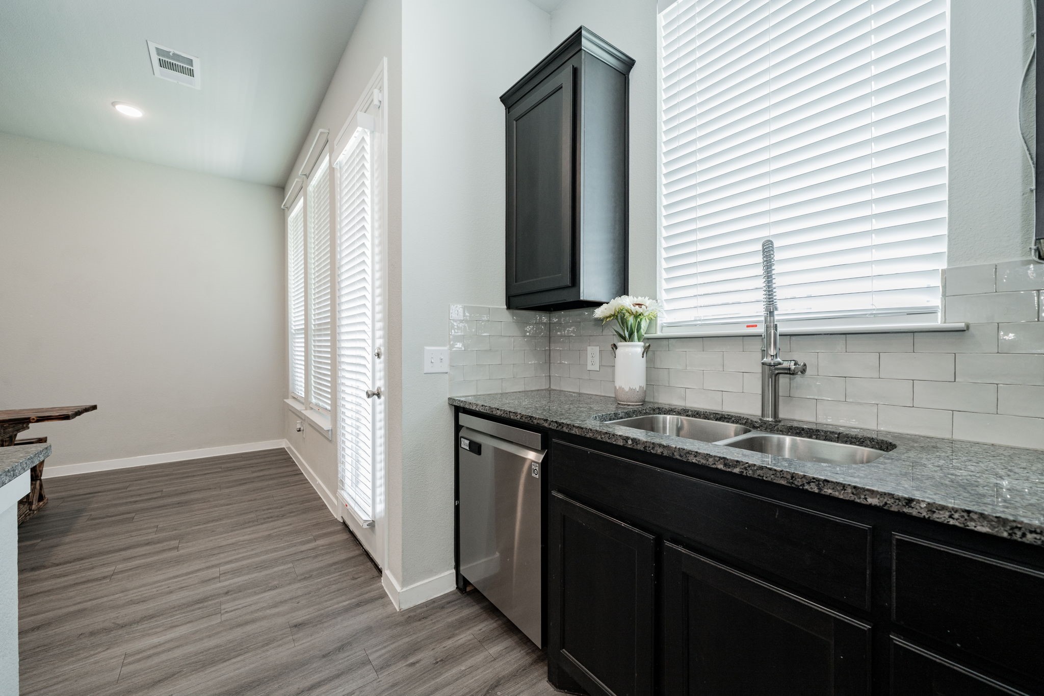 2142 Mossbrook Drive