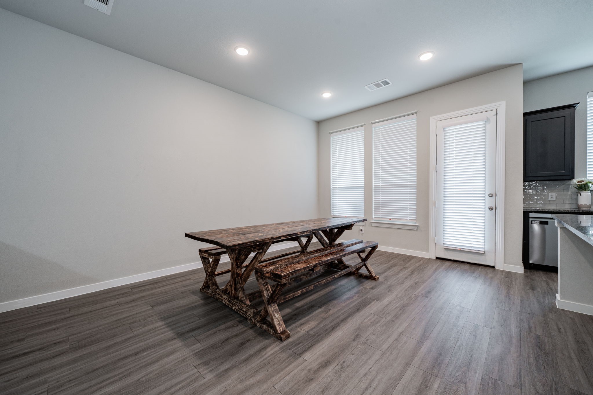 2142 Mossbrook Drive