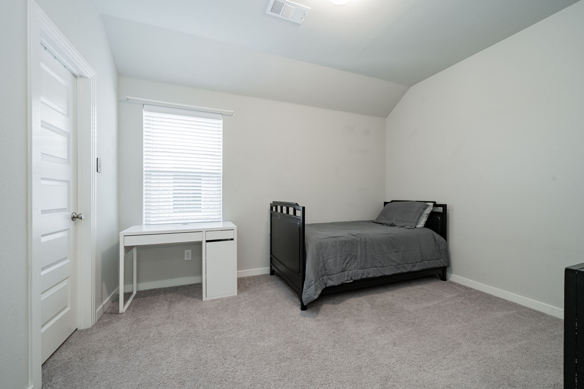 2142 Mossbrook Drive