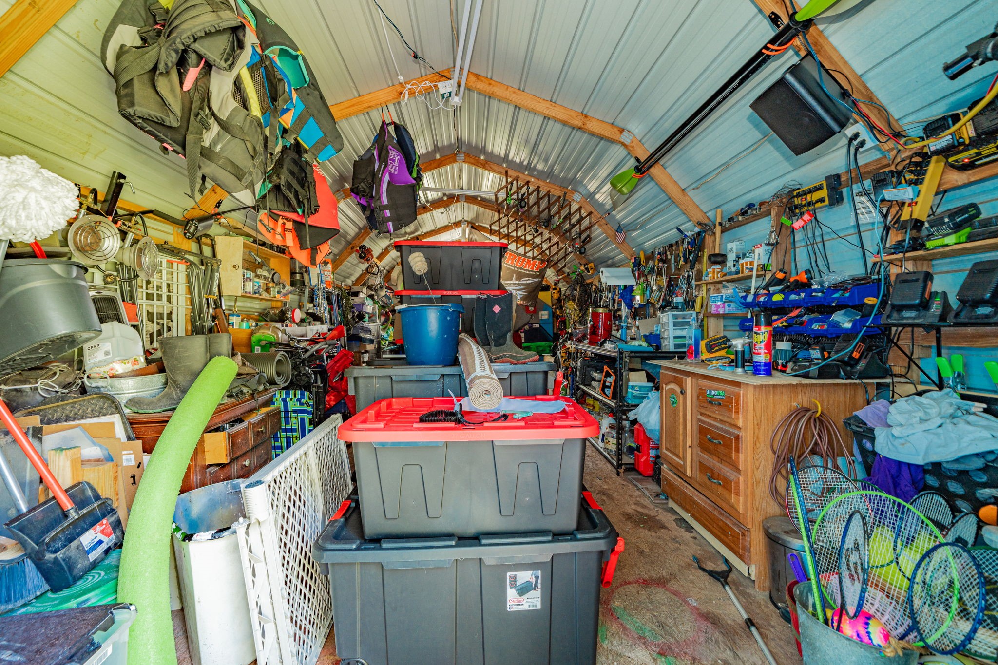9592 Lakeland Loop