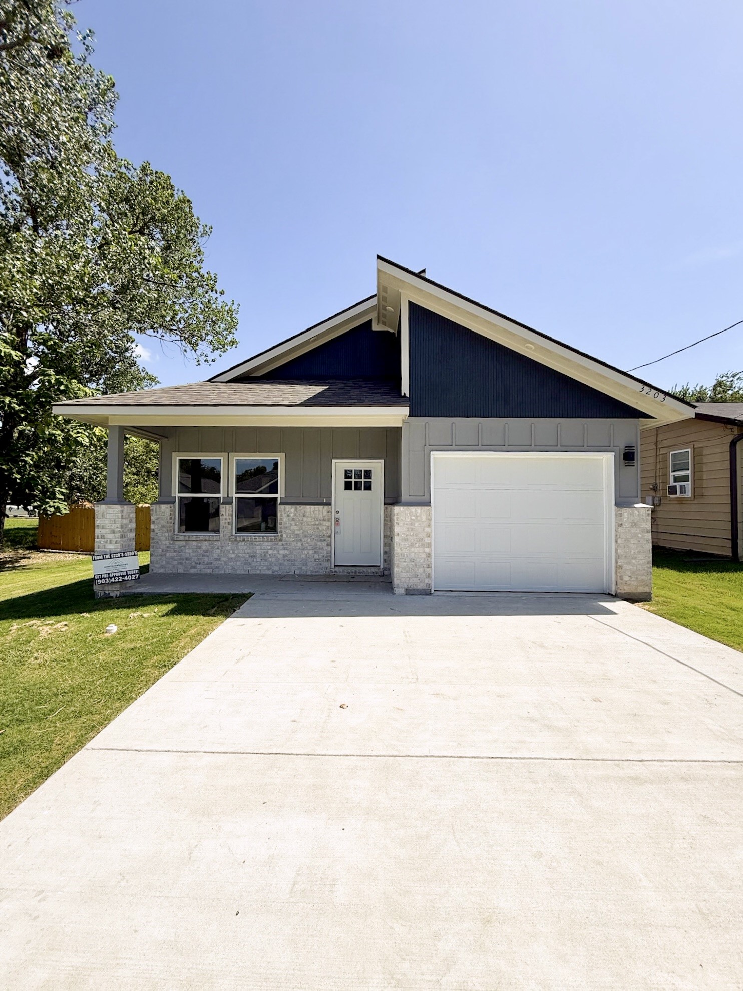 3203 Poplar Street