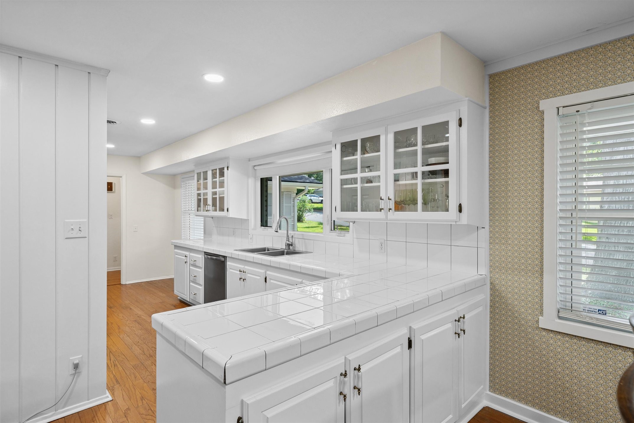 3215 Curtis Drive