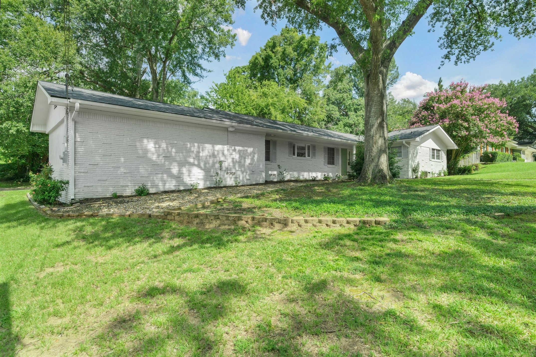 3215 Curtis Drive