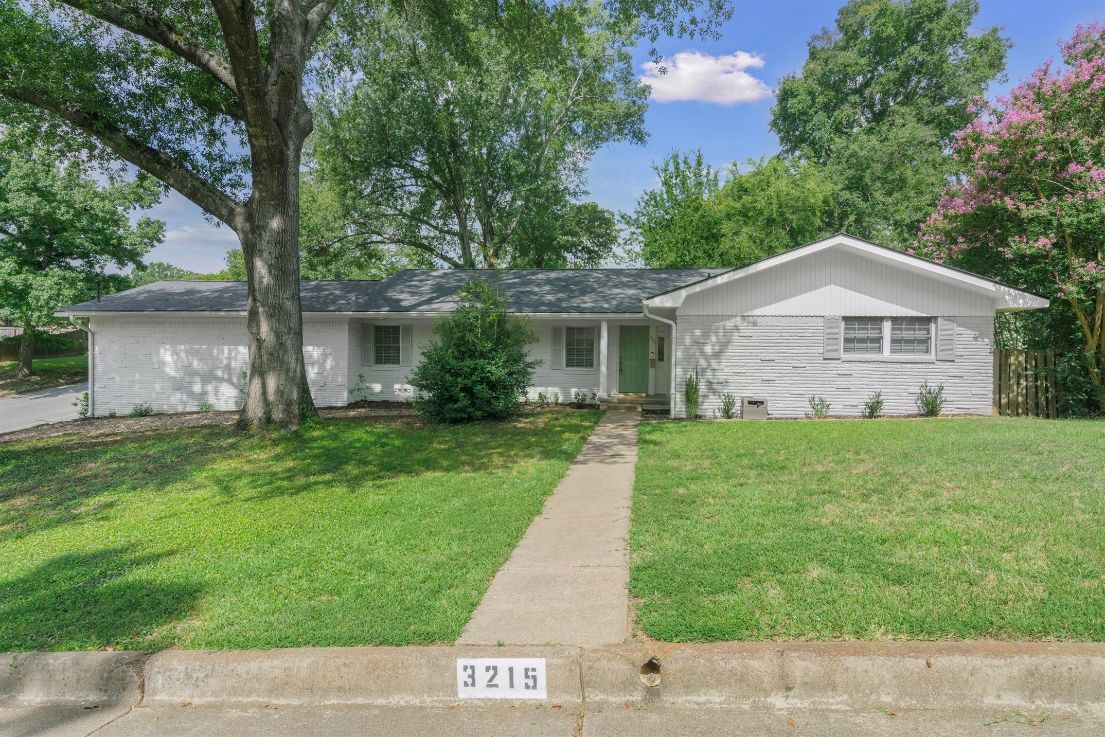 3215 Curtis Drive