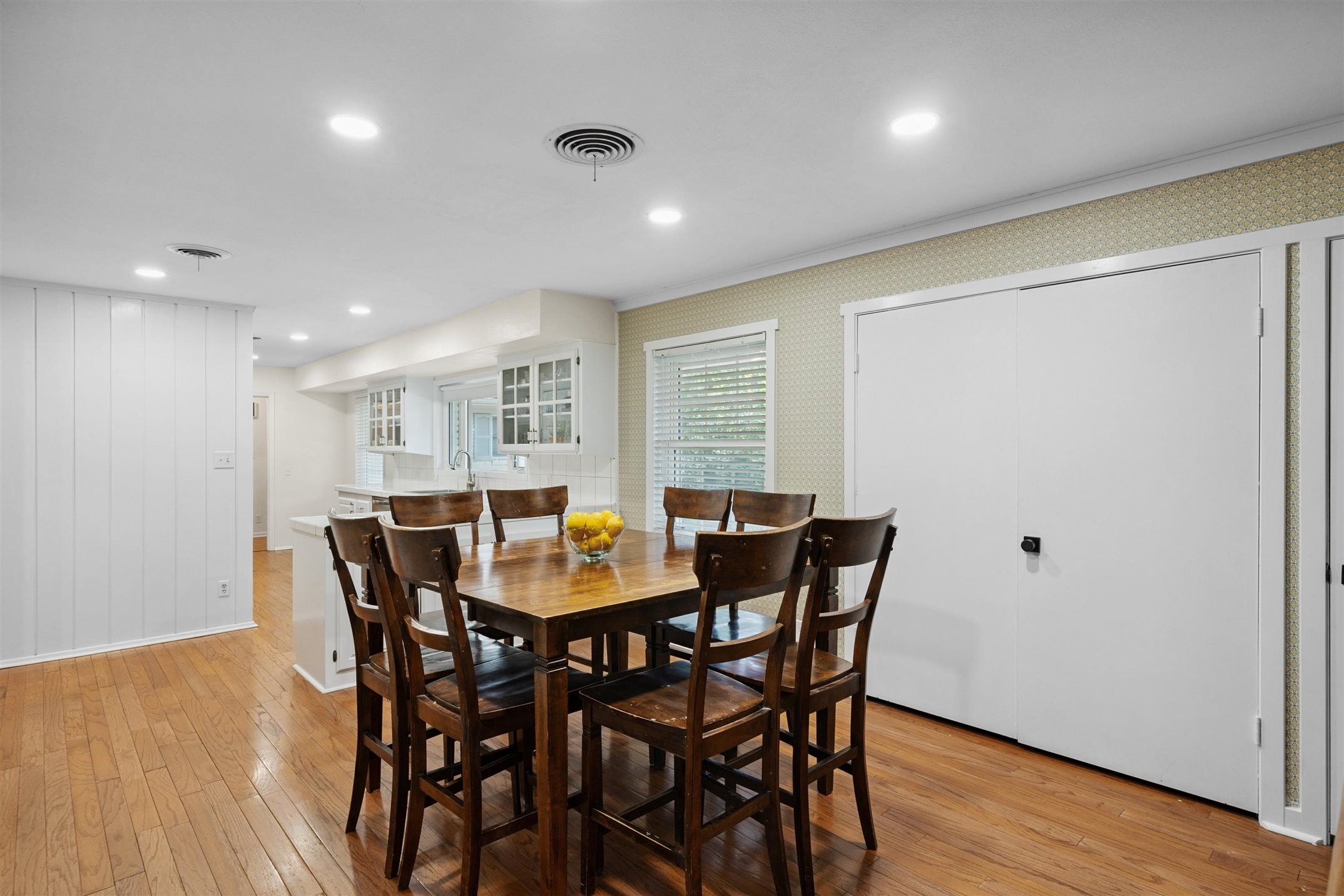 3215 Curtis Drive